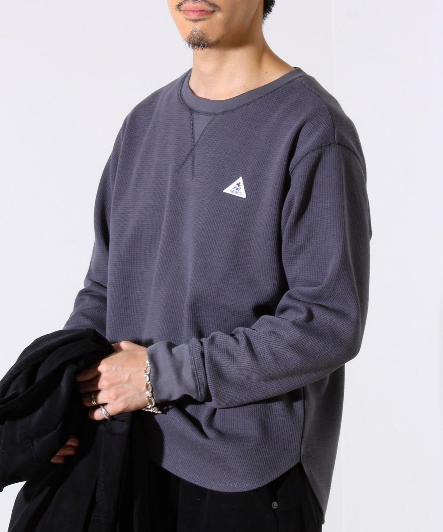 【適合層疊穿搭】【GEVACO】格紋材質長袖T恤