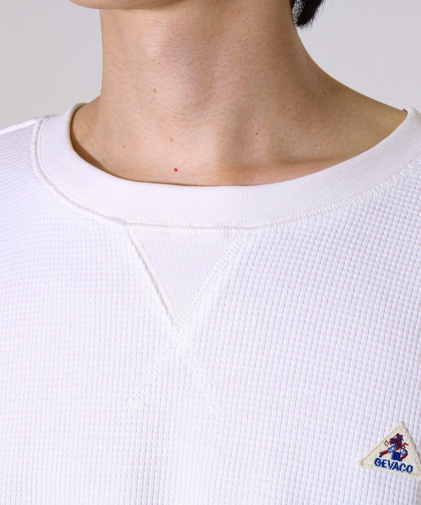 【適合層疊穿搭】【GEVACO】格紋材質長袖T恤