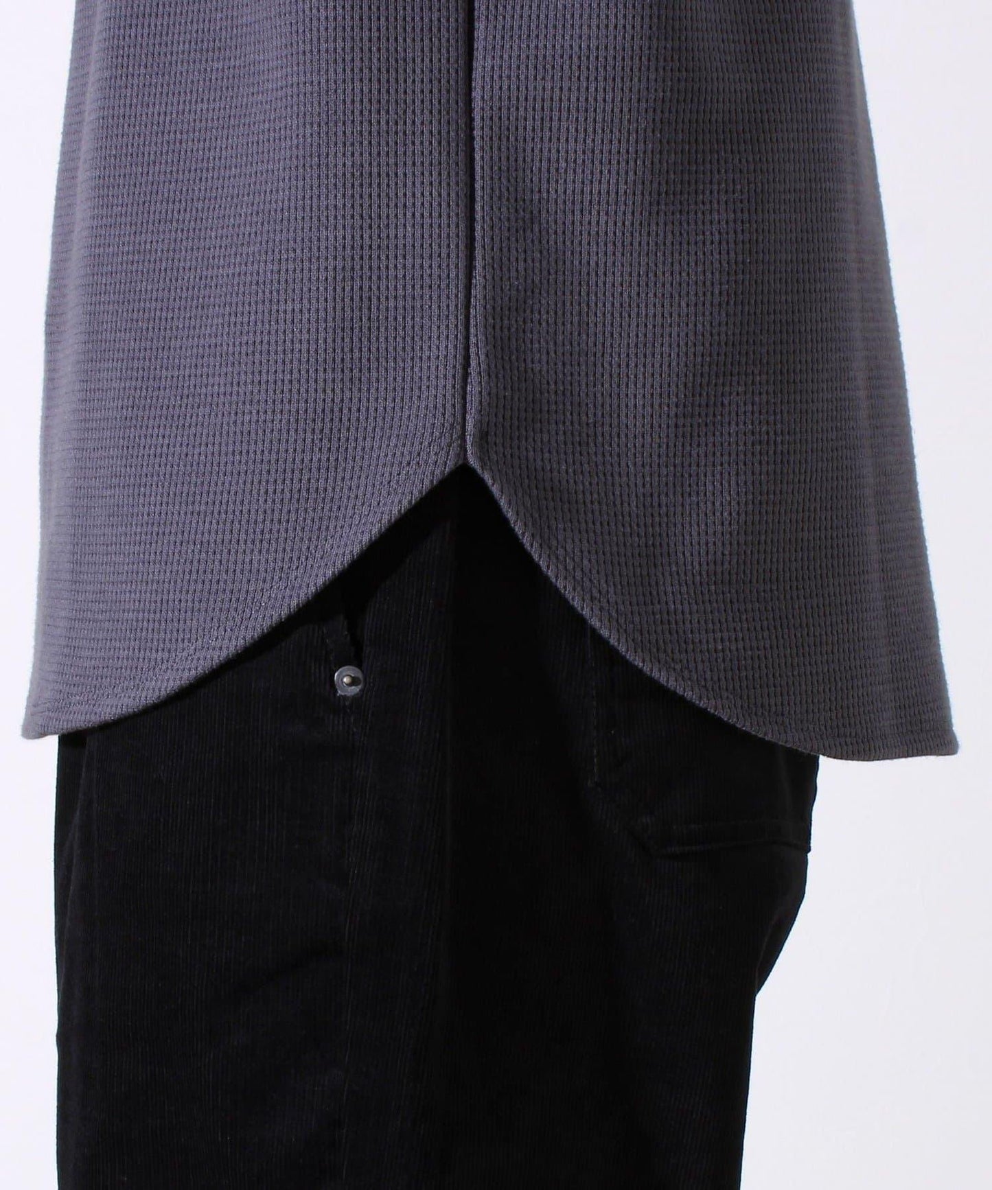 【適合層疊穿搭】【GEVACO】格紋材質長袖T恤