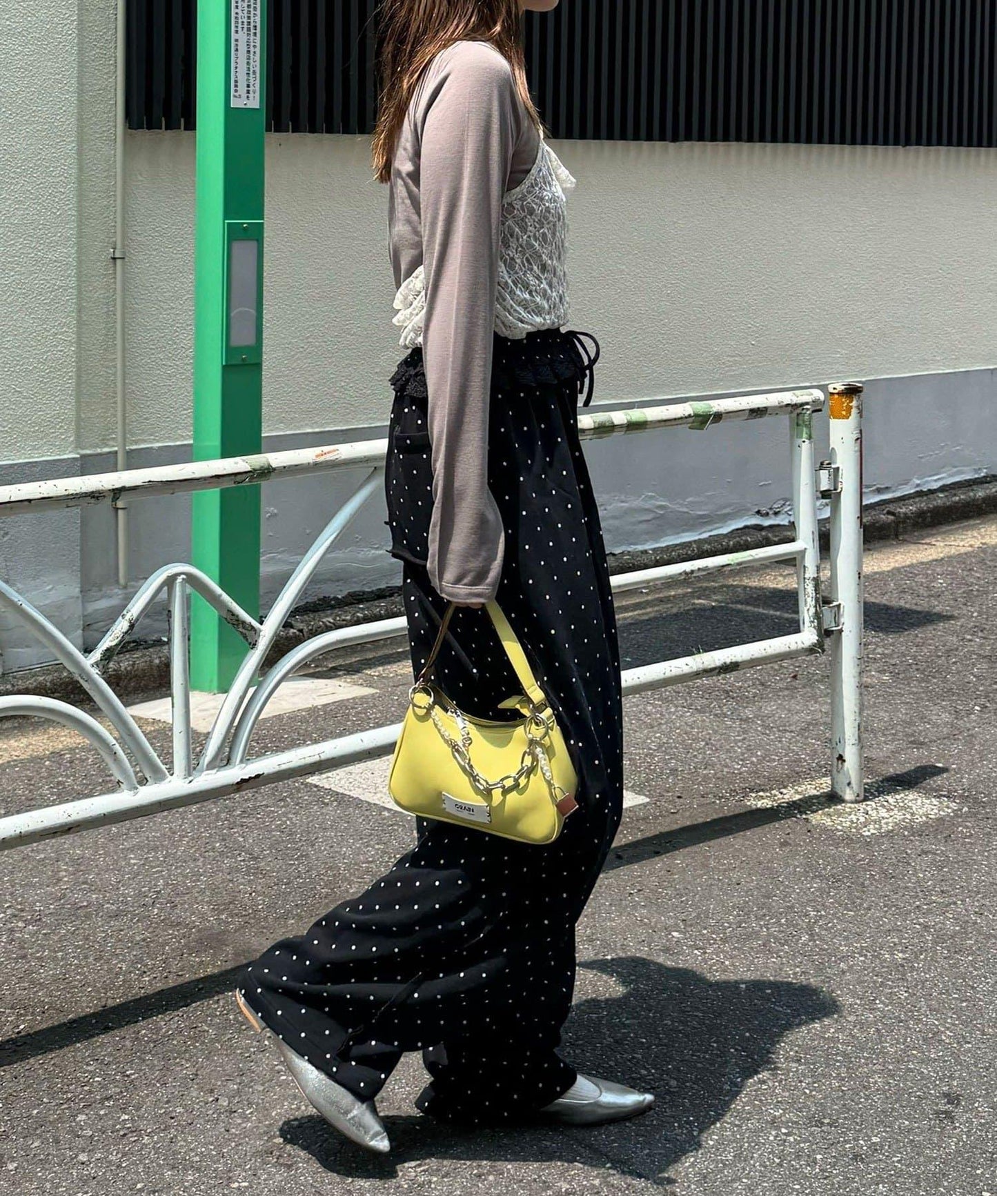 圓點弧線運動褲
