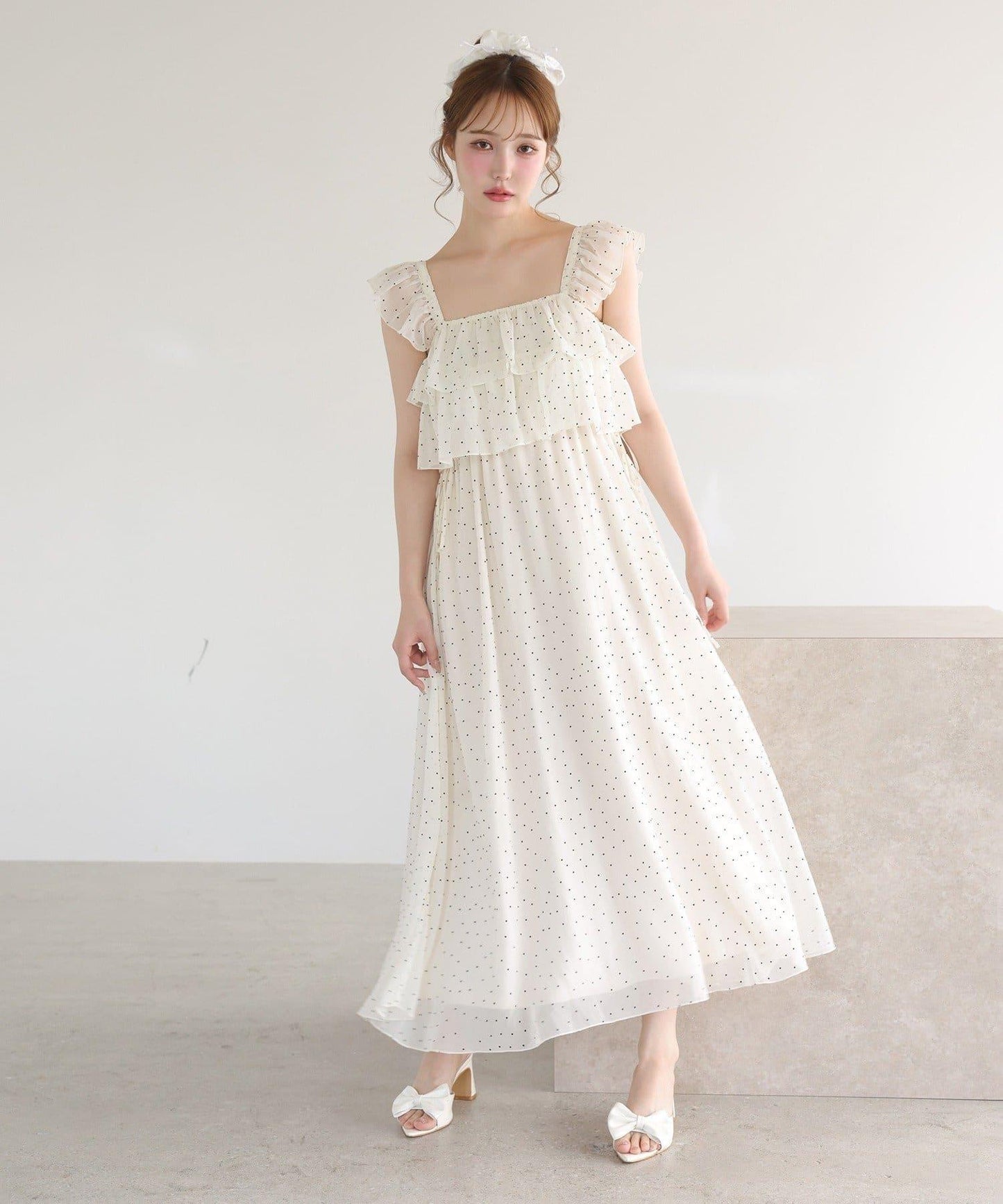 【可以成為天使!?】側邊蝴蝶結荷葉邊吊帶連衣裙