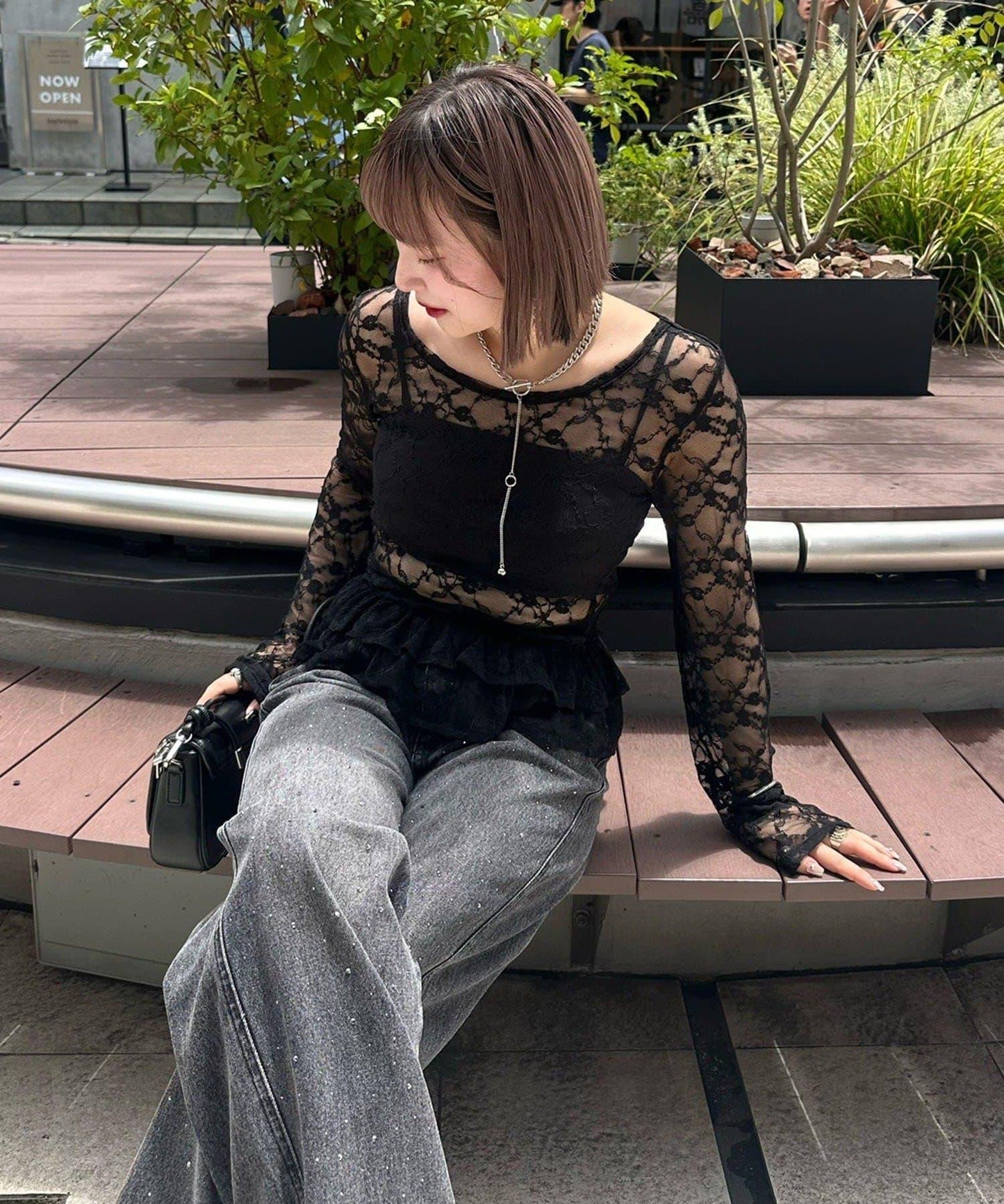 蕾絲蓬蓬袖上衣