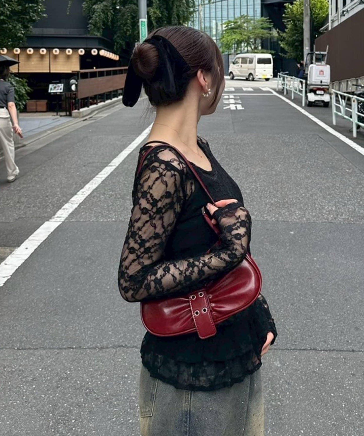 蕾絲蓬蓬袖上衣