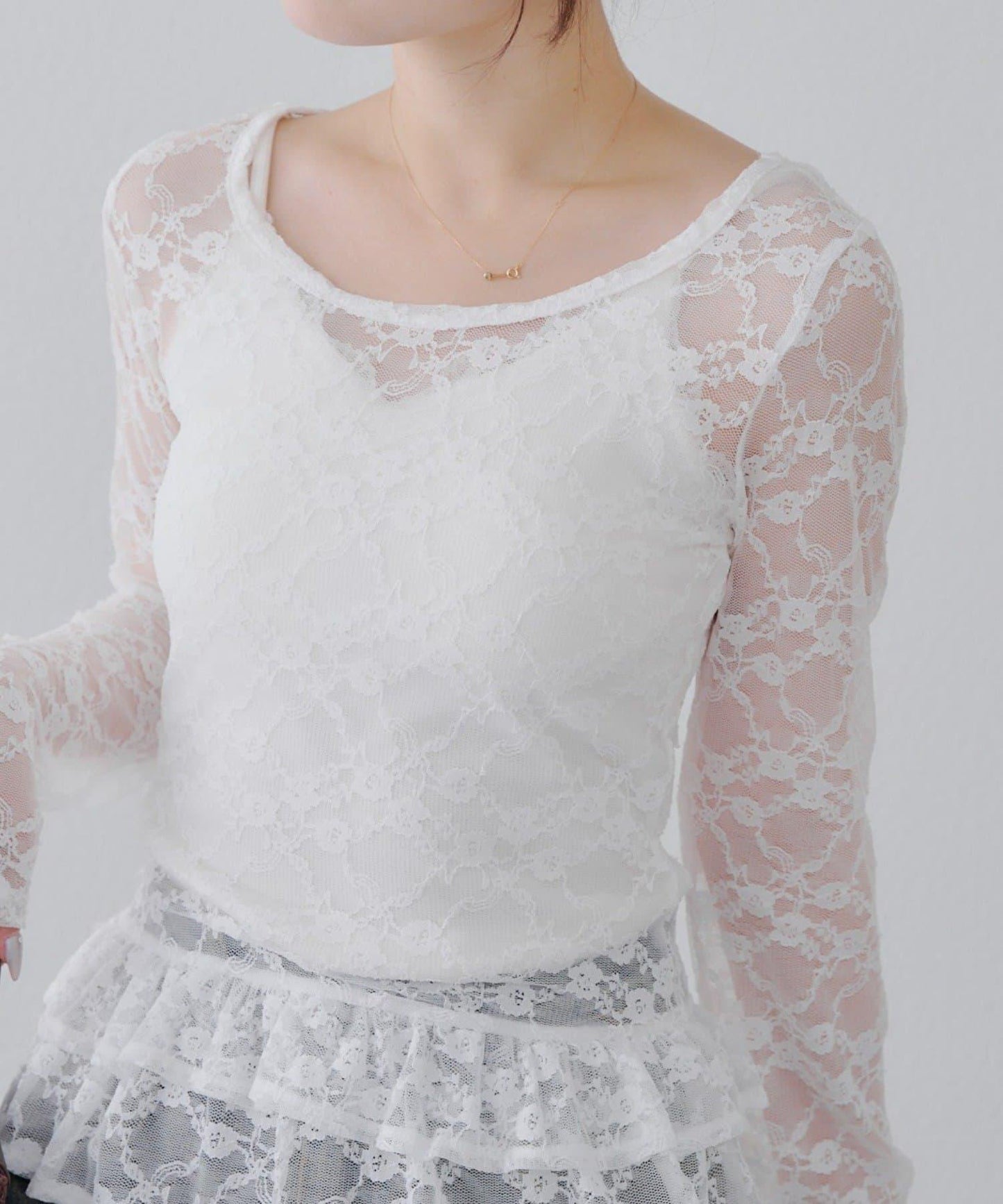 蕾絲蓬蓬袖上衣