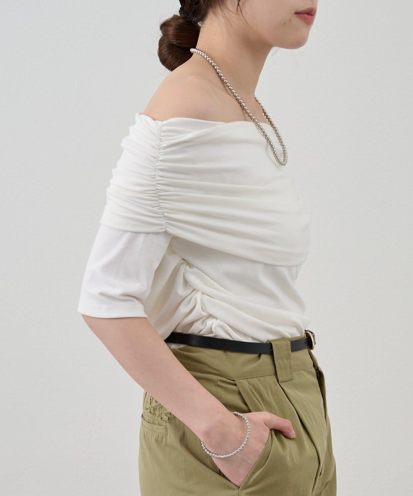 SHENERY 露肩不對稱設計 套頭上衣