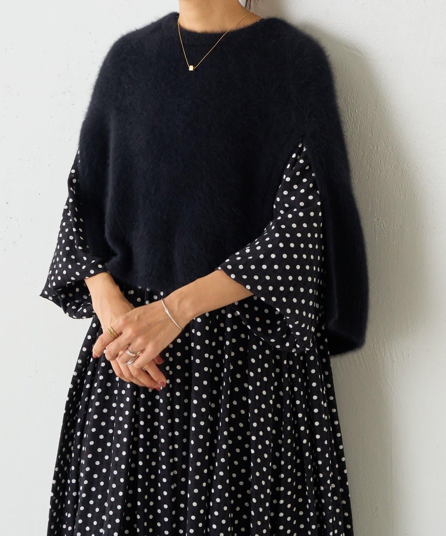 圓點收褶連衣裙