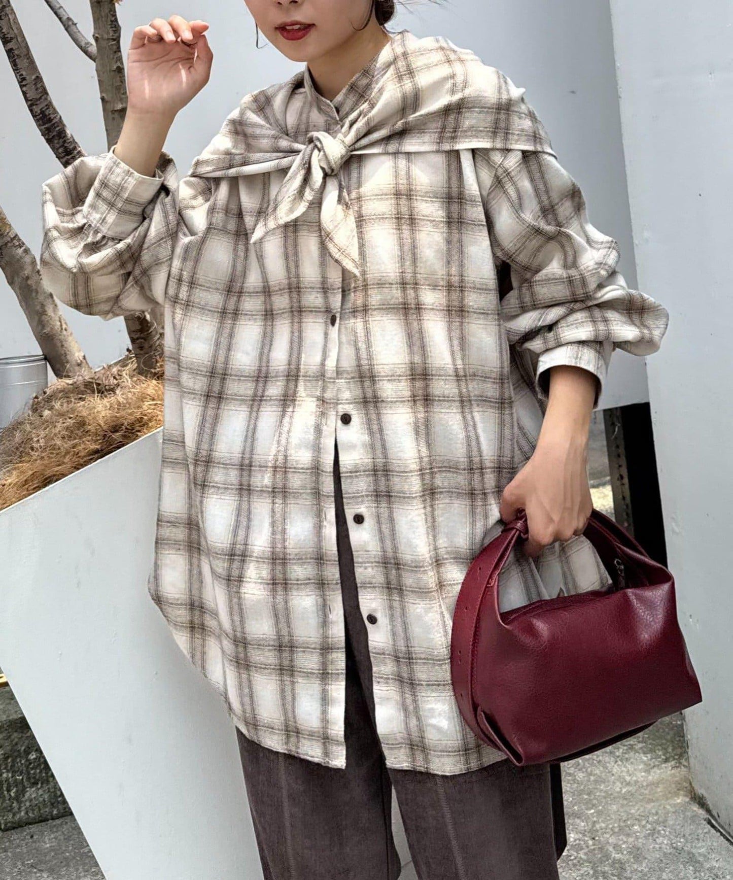 【隨心搭配】附圍巾的蓬鬆袖格紋襯衫