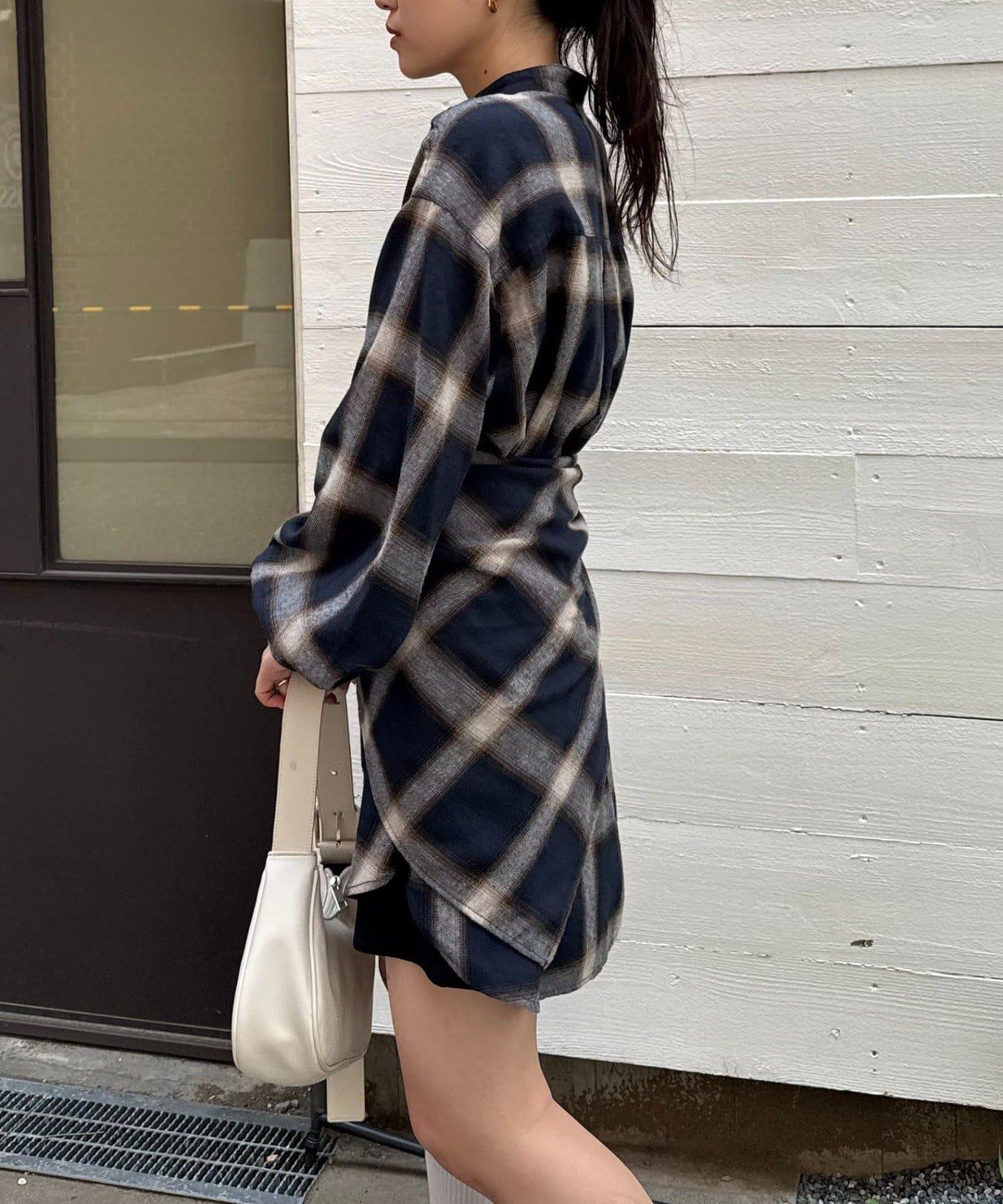 【隨心搭配】附圍巾的蓬鬆袖格紋襯衫