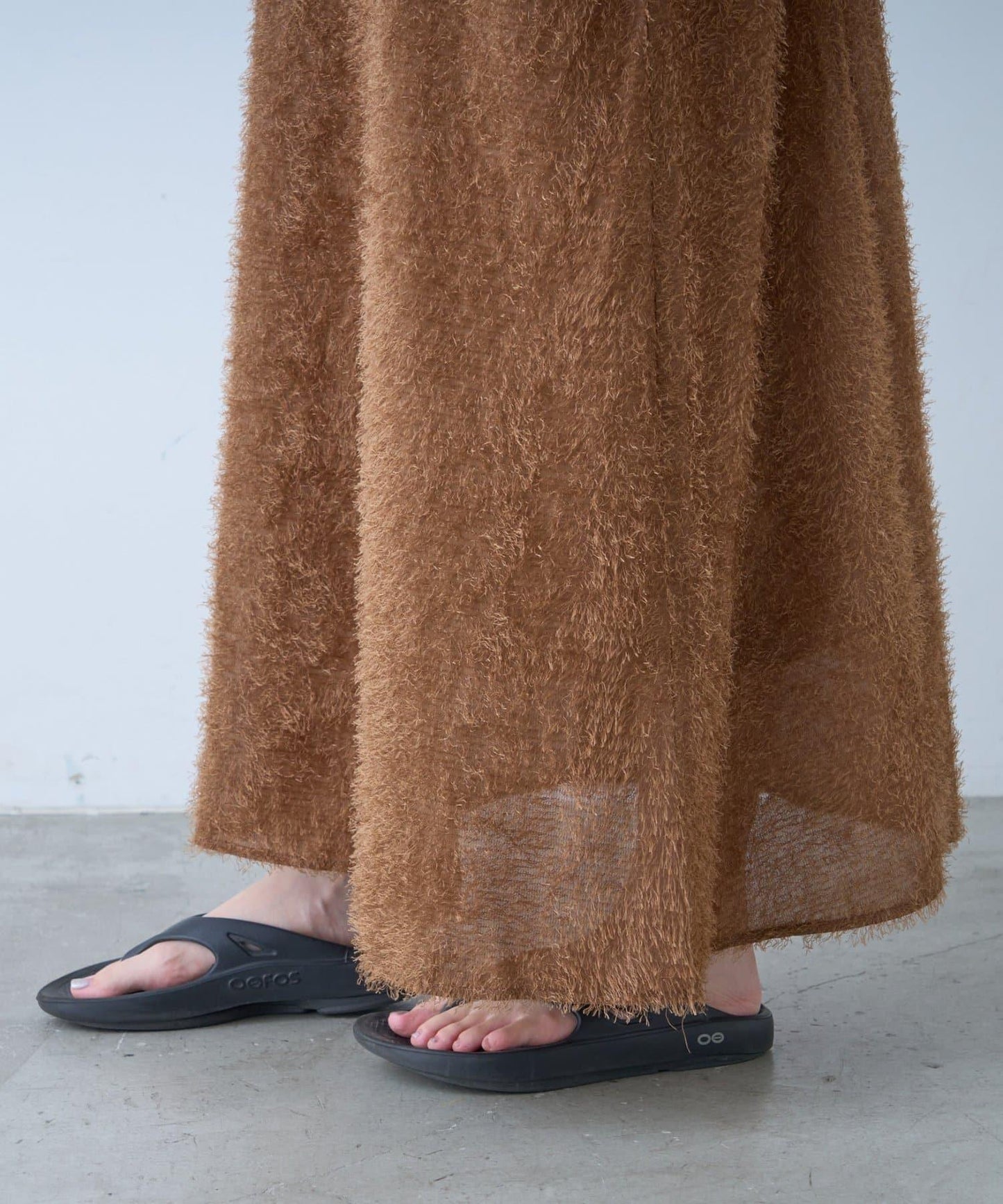 緞邊羽毛雙面穿吊帶連衣裙