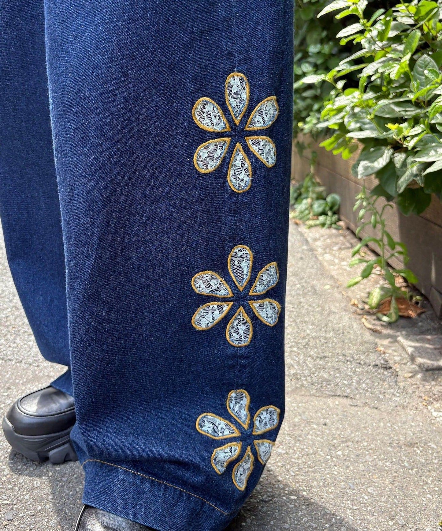【HELLO.SANFRANCISCO/你好,舊金山】蕾絲花邊寬鬆牛仔褲