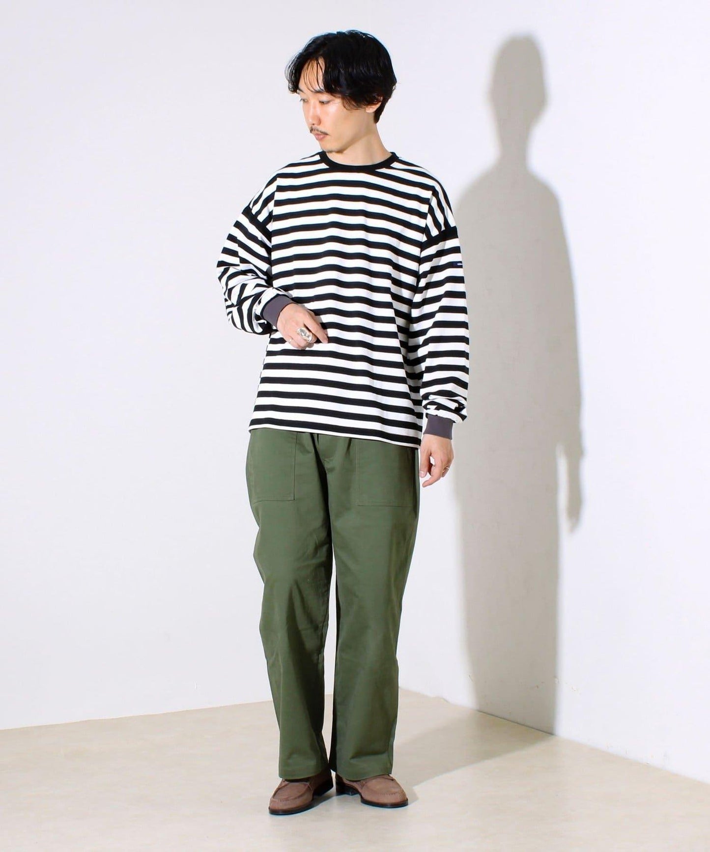 【配色線條突顯差異】條紋袖帶短袖T-shirt