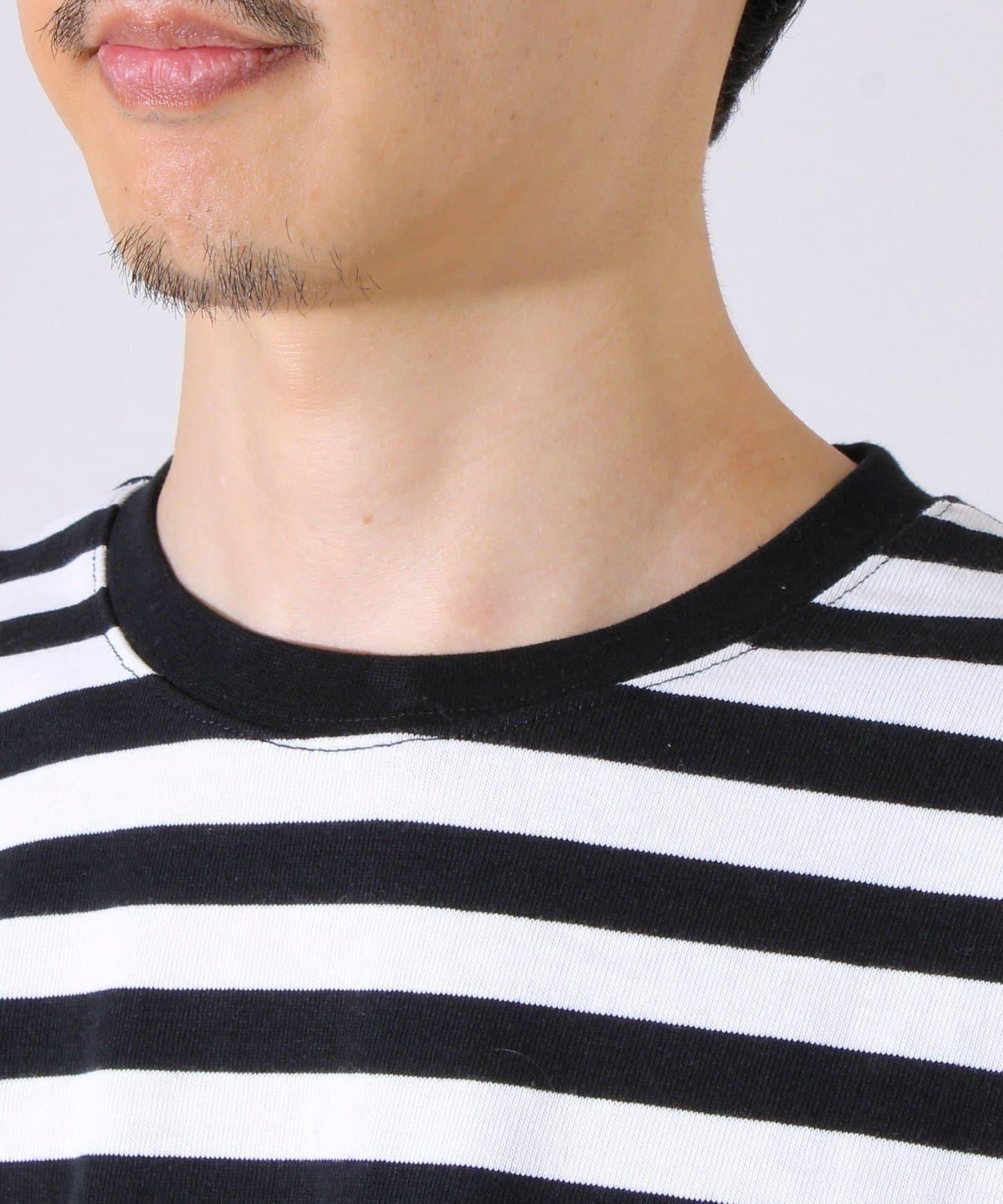 【配色線條突顯差異】條紋袖帶短袖T-shirt