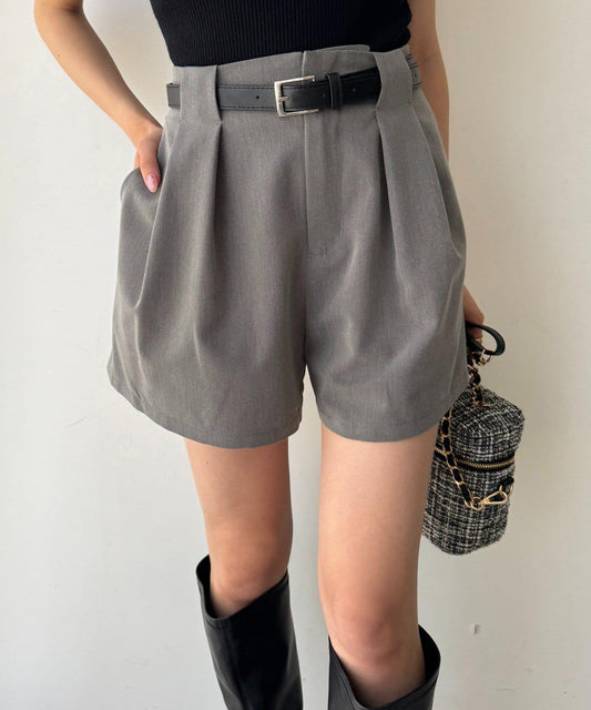 帶腰帶短褲