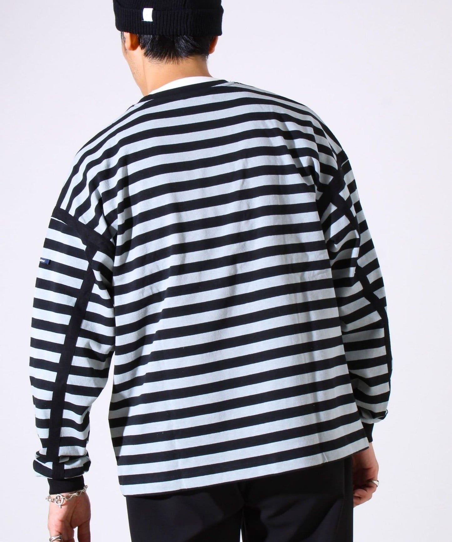 【配色線條突顯差異】條紋袖帶短袖T-shirt