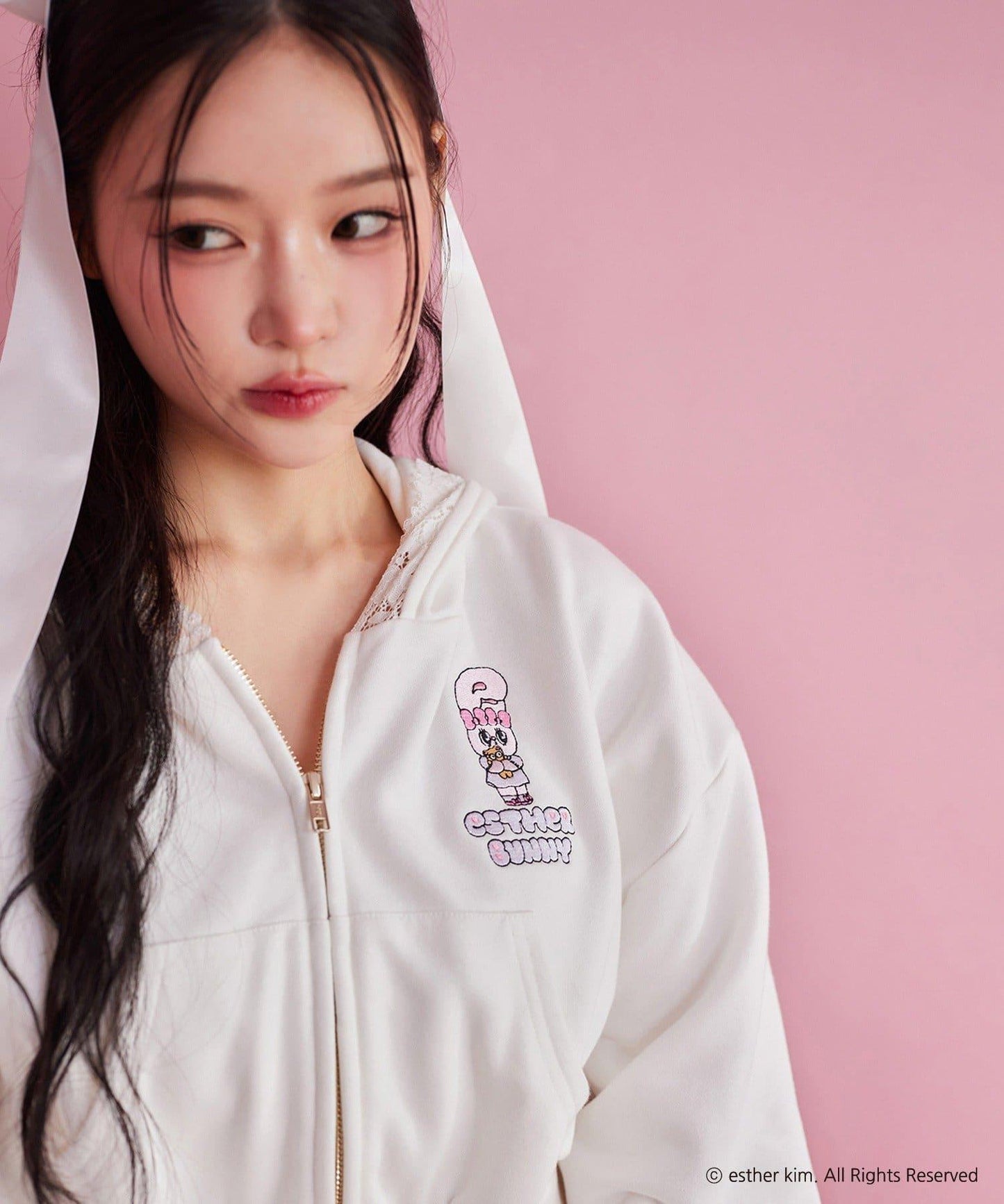【Esther Bunny 合作】刺繡短款帽衫