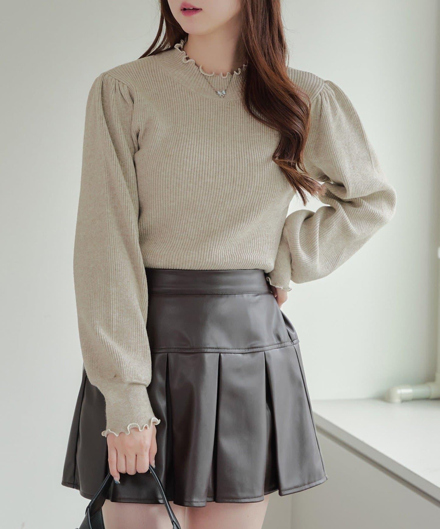配色圓領寬肩肋針織衫