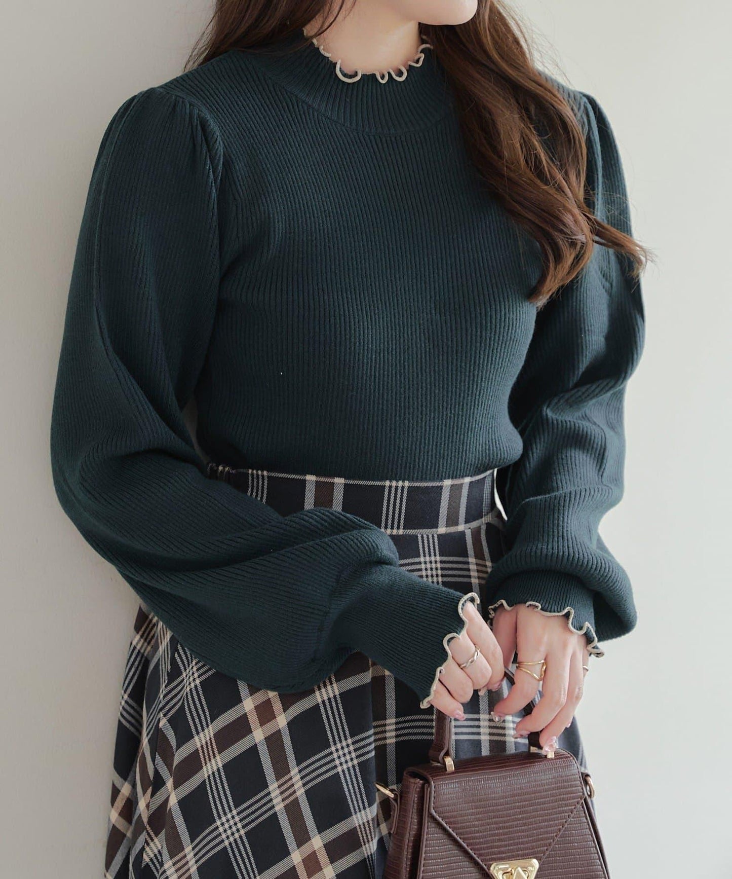 配色圓領寬肩肋針織衫