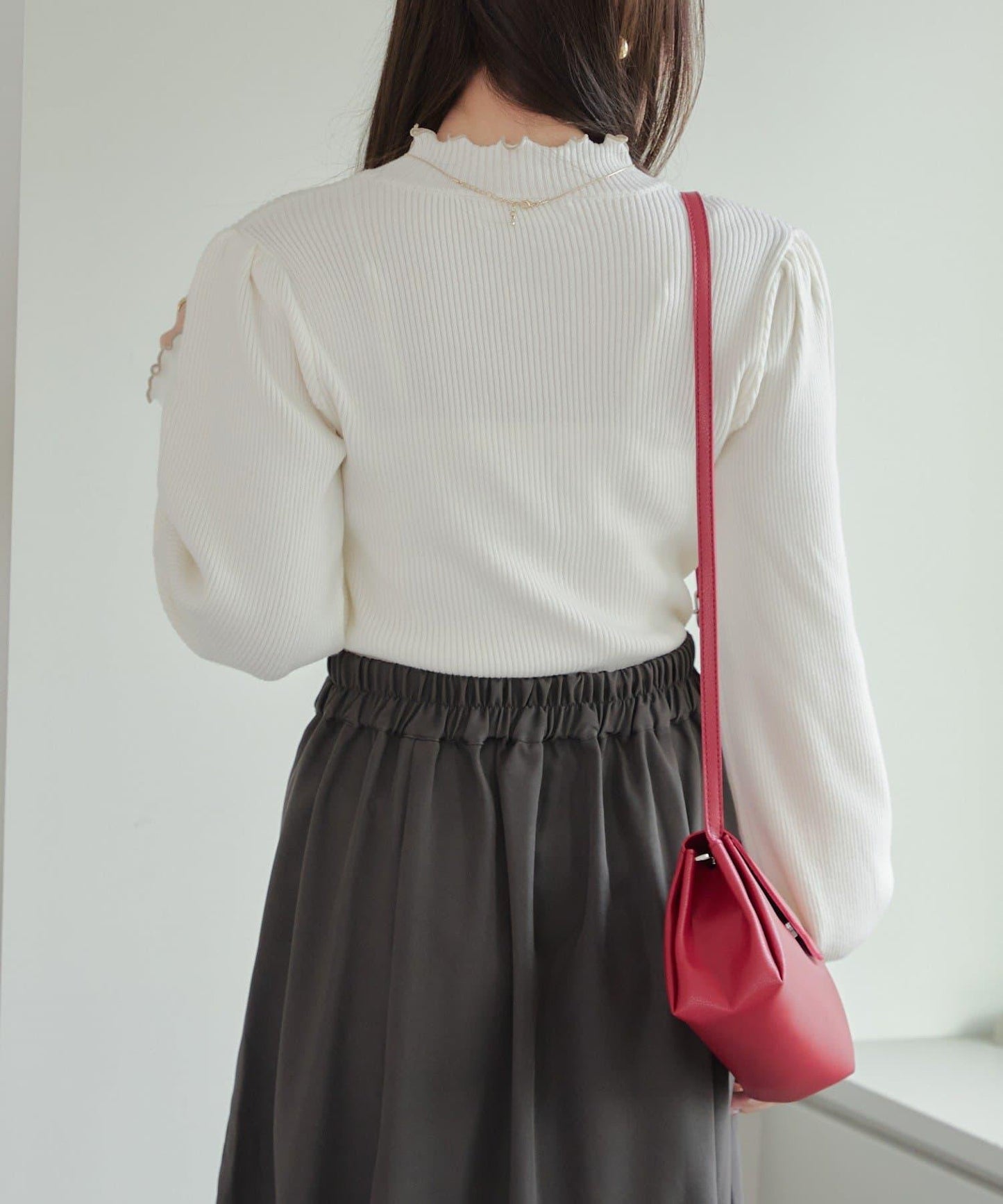 配色圓領寬肩肋針織衫