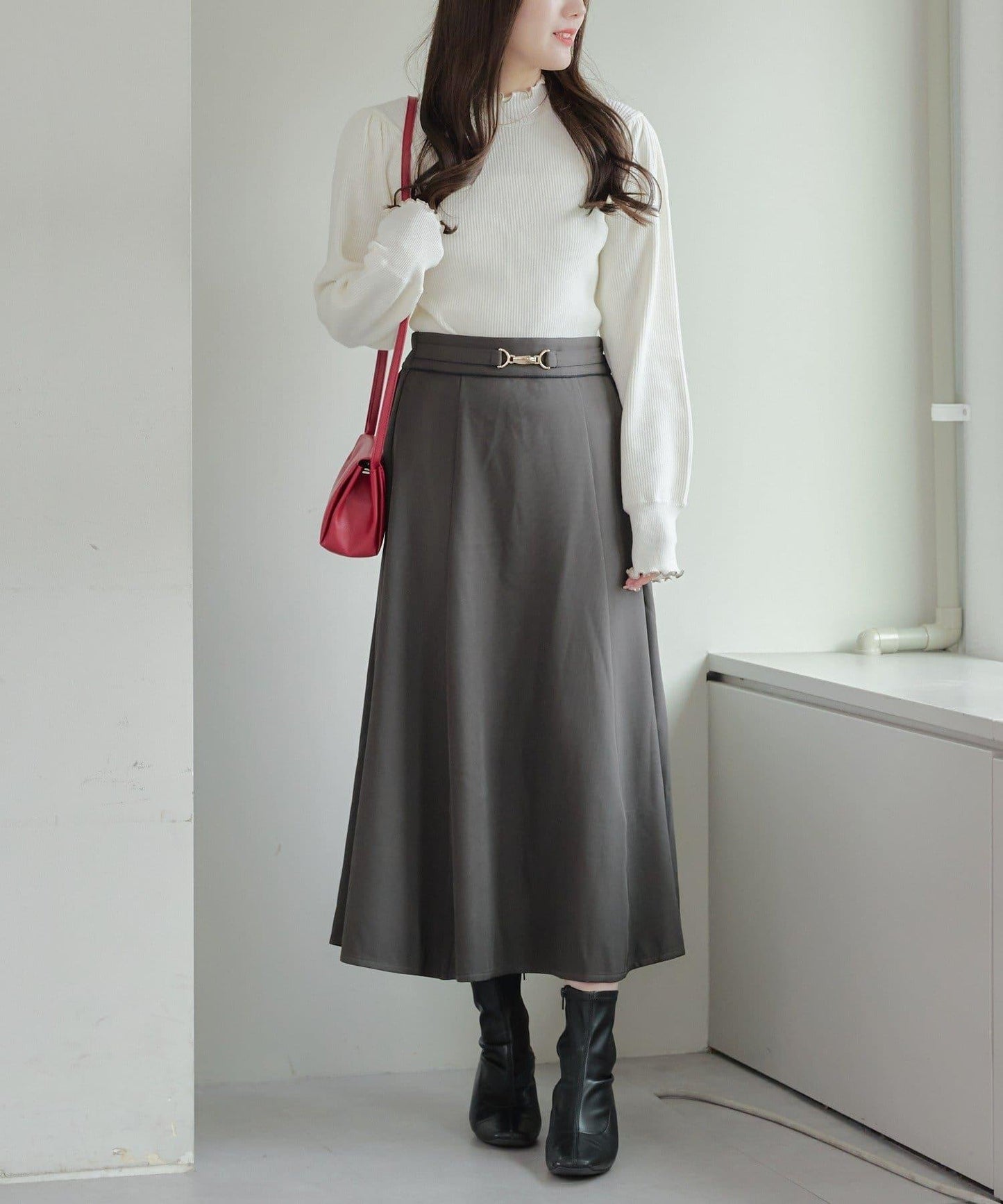 配色圓領寬肩肋針織衫