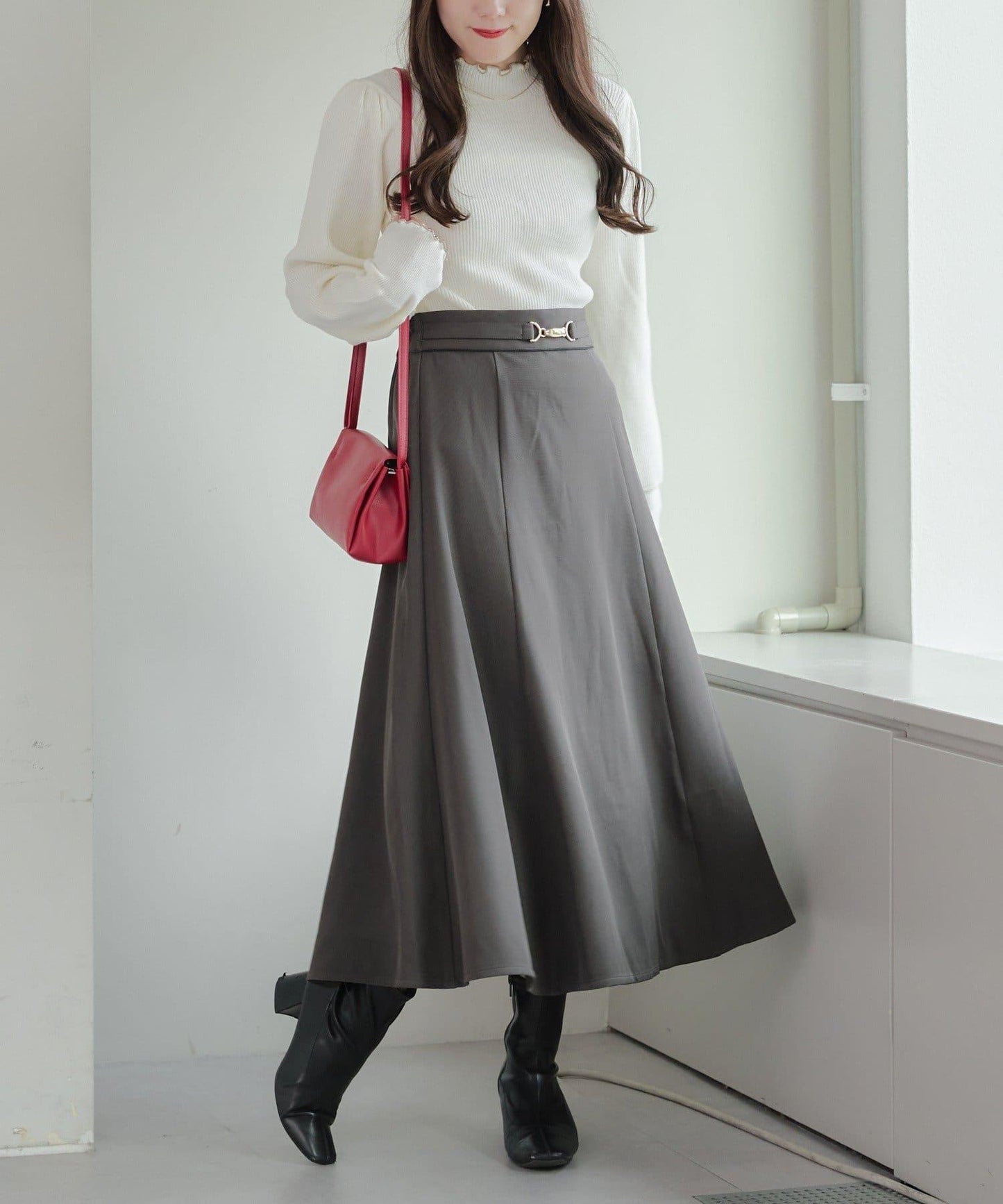 配色圓領寬肩肋針織衫