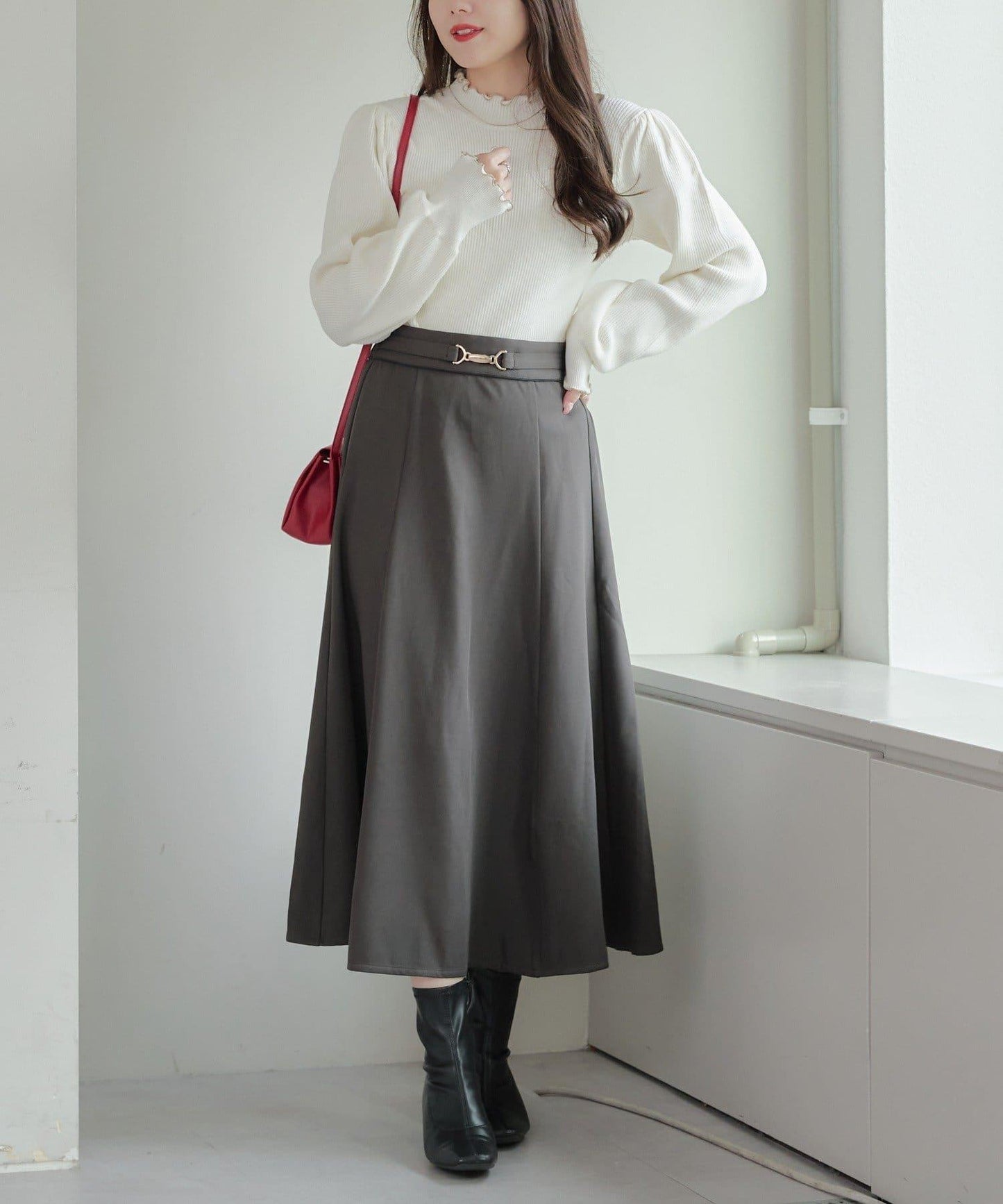 配色圓領寬肩肋針織衫