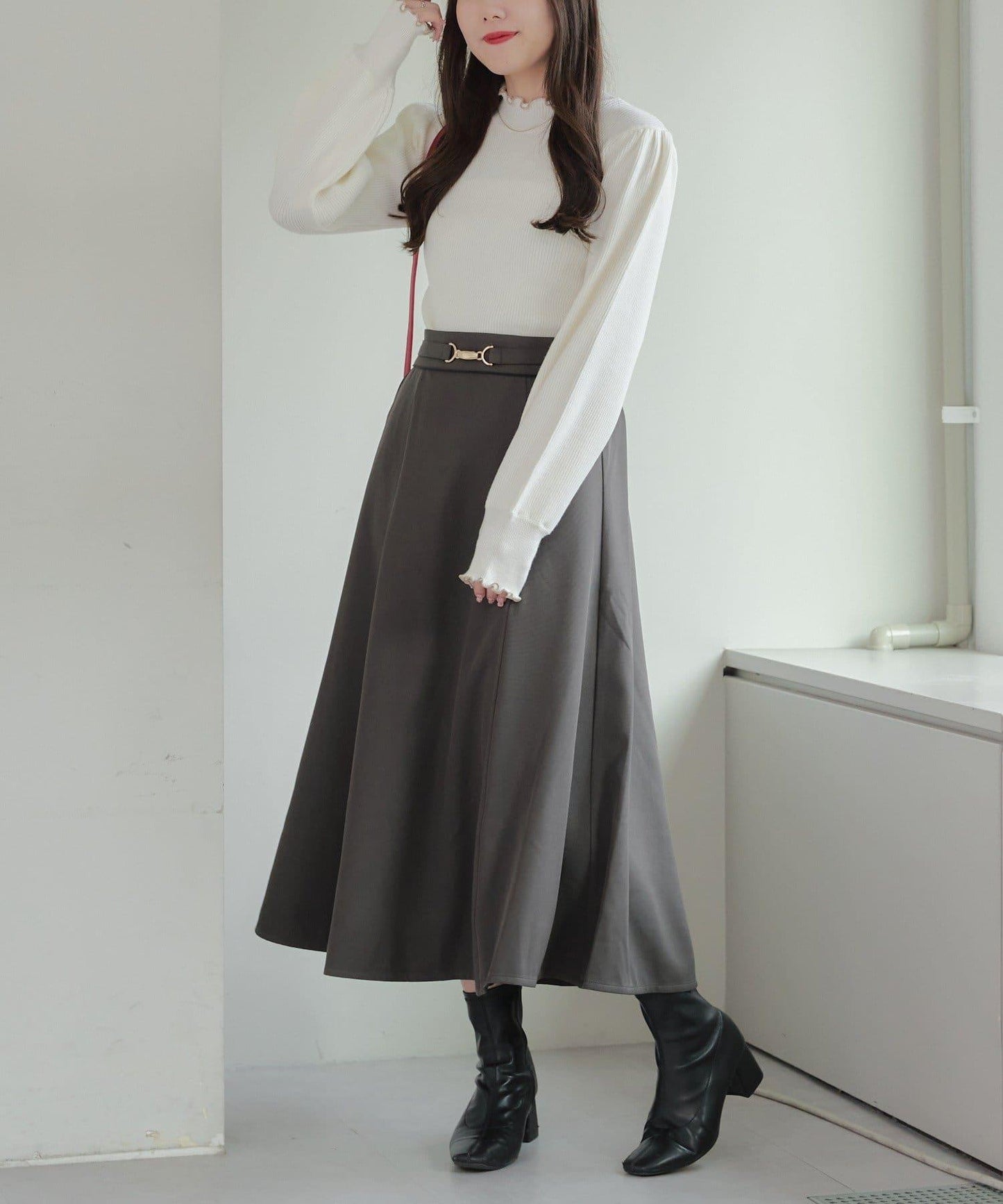 配色圓領寬肩肋針織衫