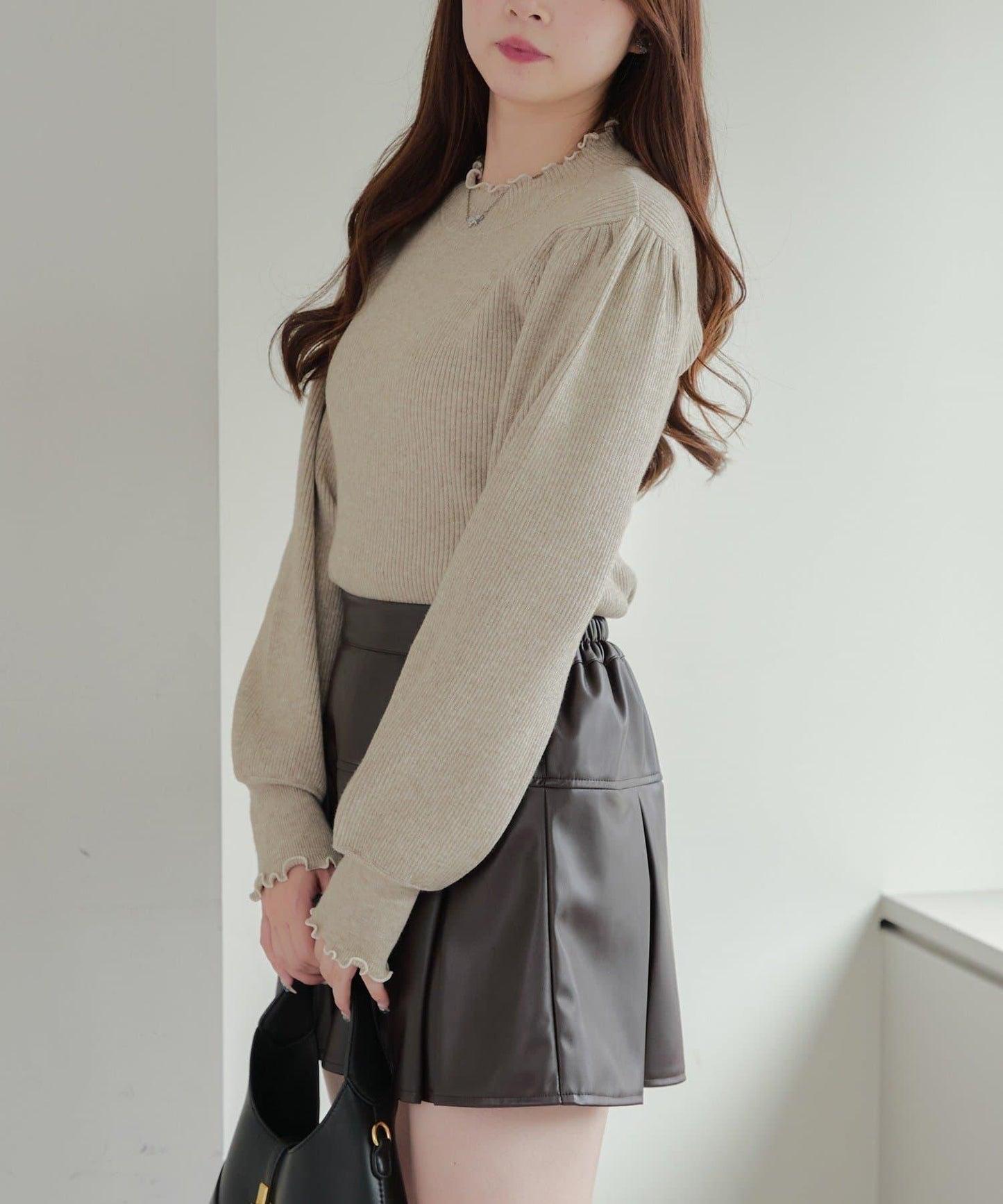 配色圓領寬肩肋針織衫