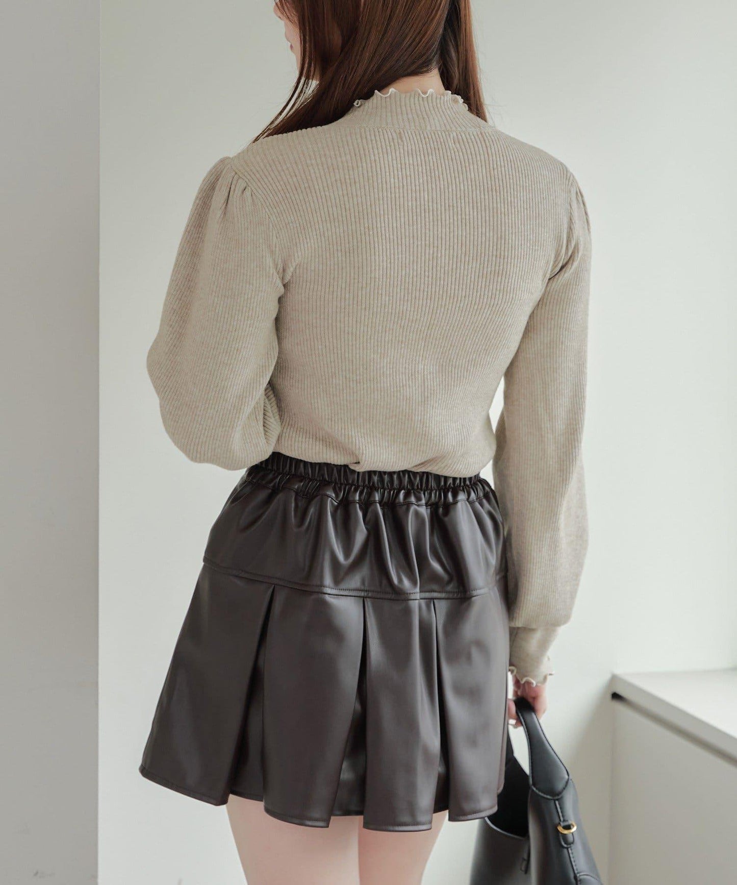 配色圓領寬肩肋針織衫