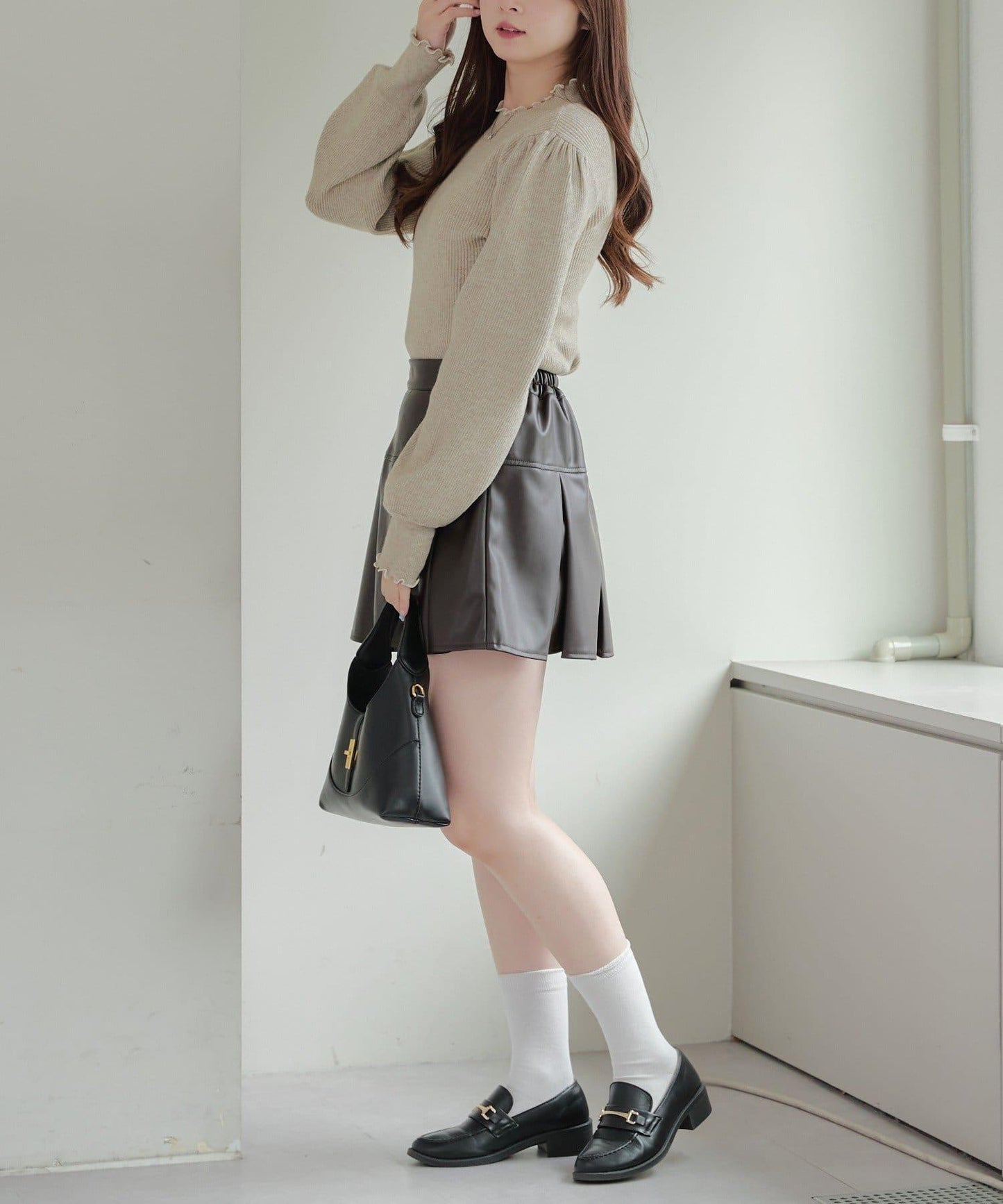 配色圓領寬肩肋針織衫