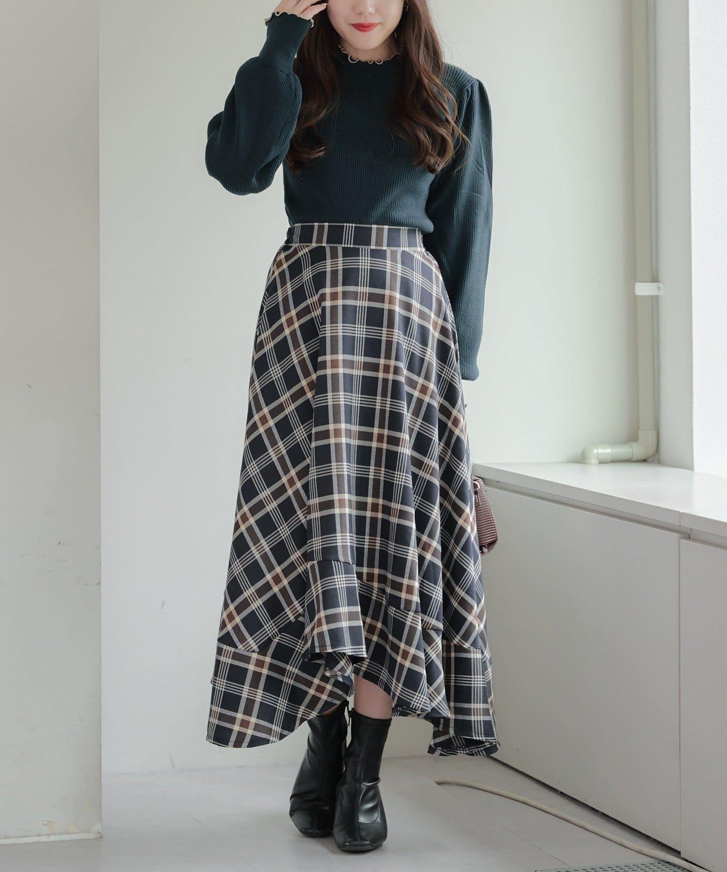 配色圓領寬肩肋針織衫