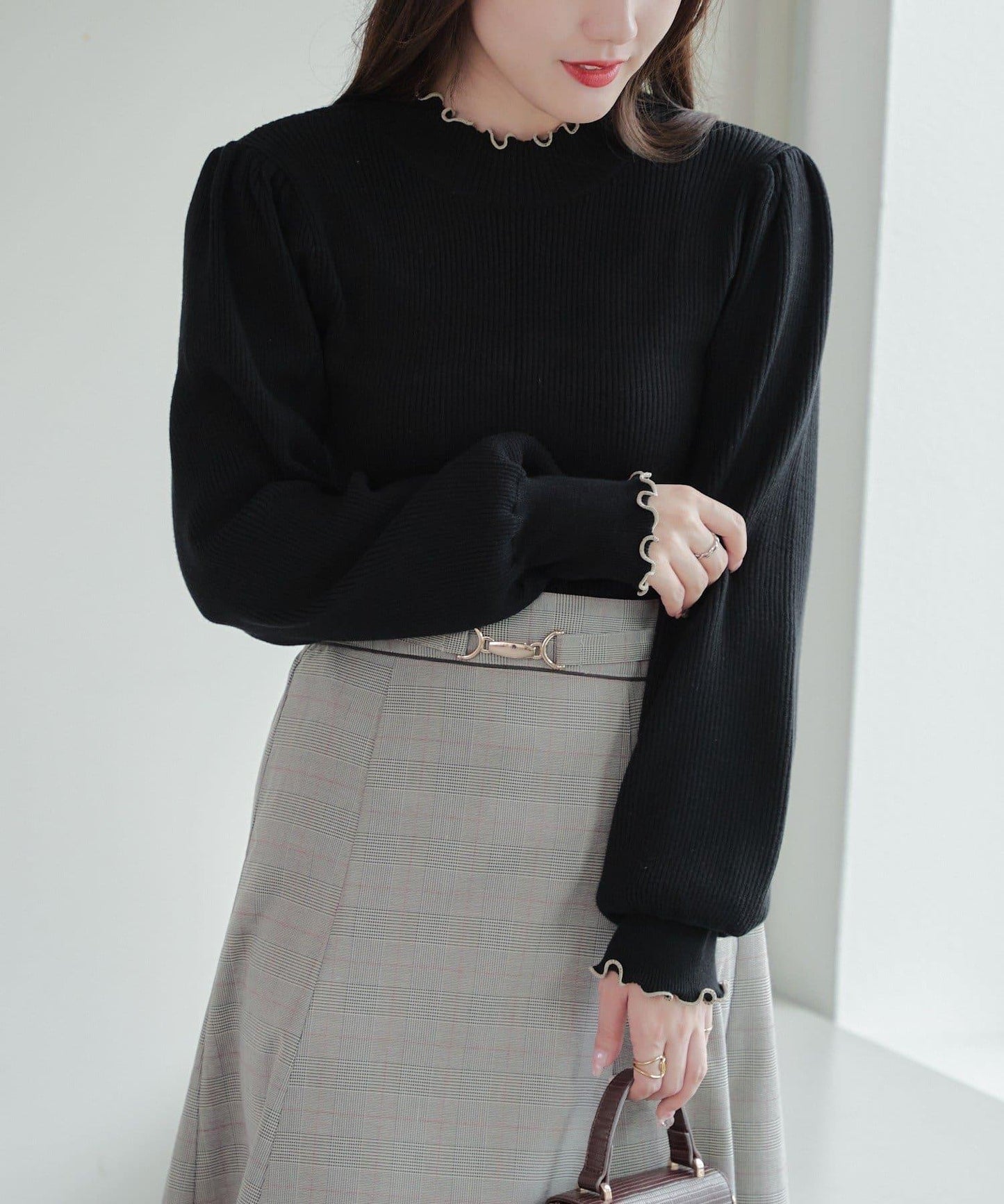 配色圓領寬肩肋針織衫