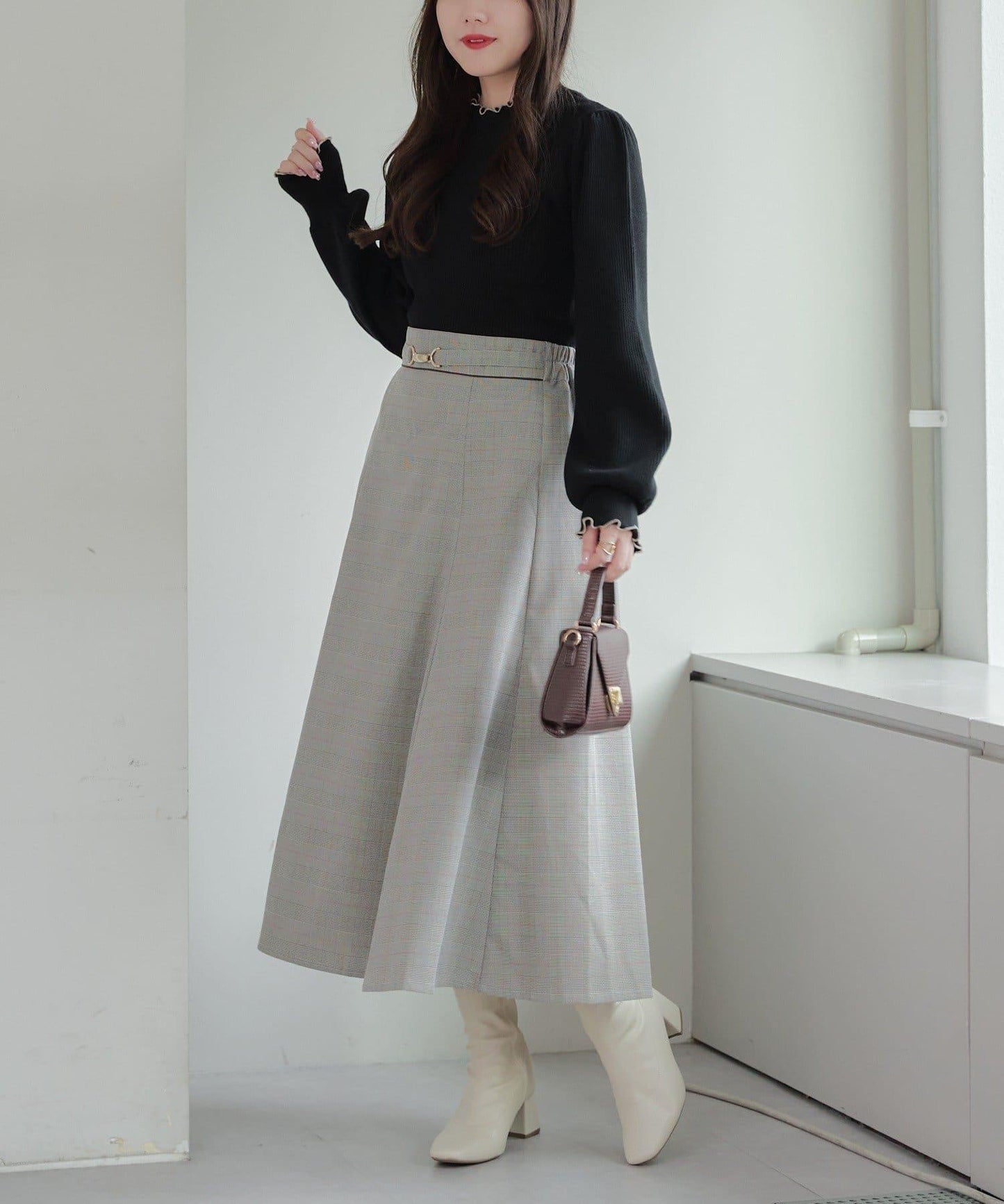 配色圓領寬肩肋針織衫