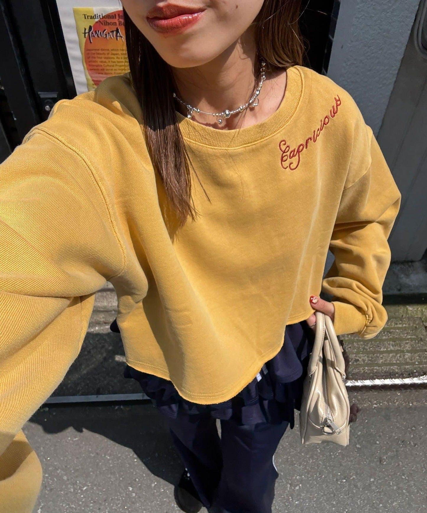 領部刺繡顏料短款衛衣