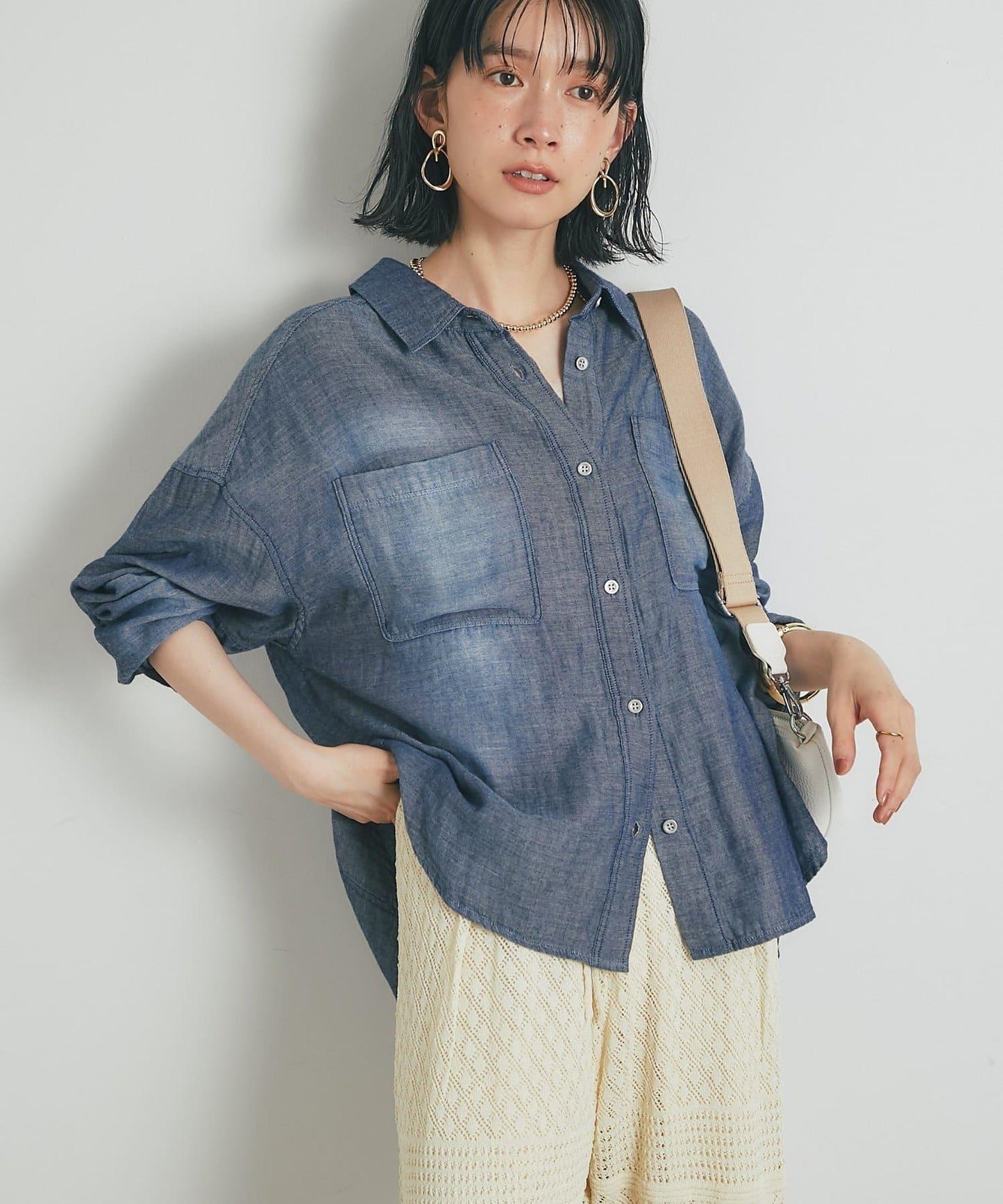 《純棉100%・適度透感》爆炸紗圓領牛仔襯衫