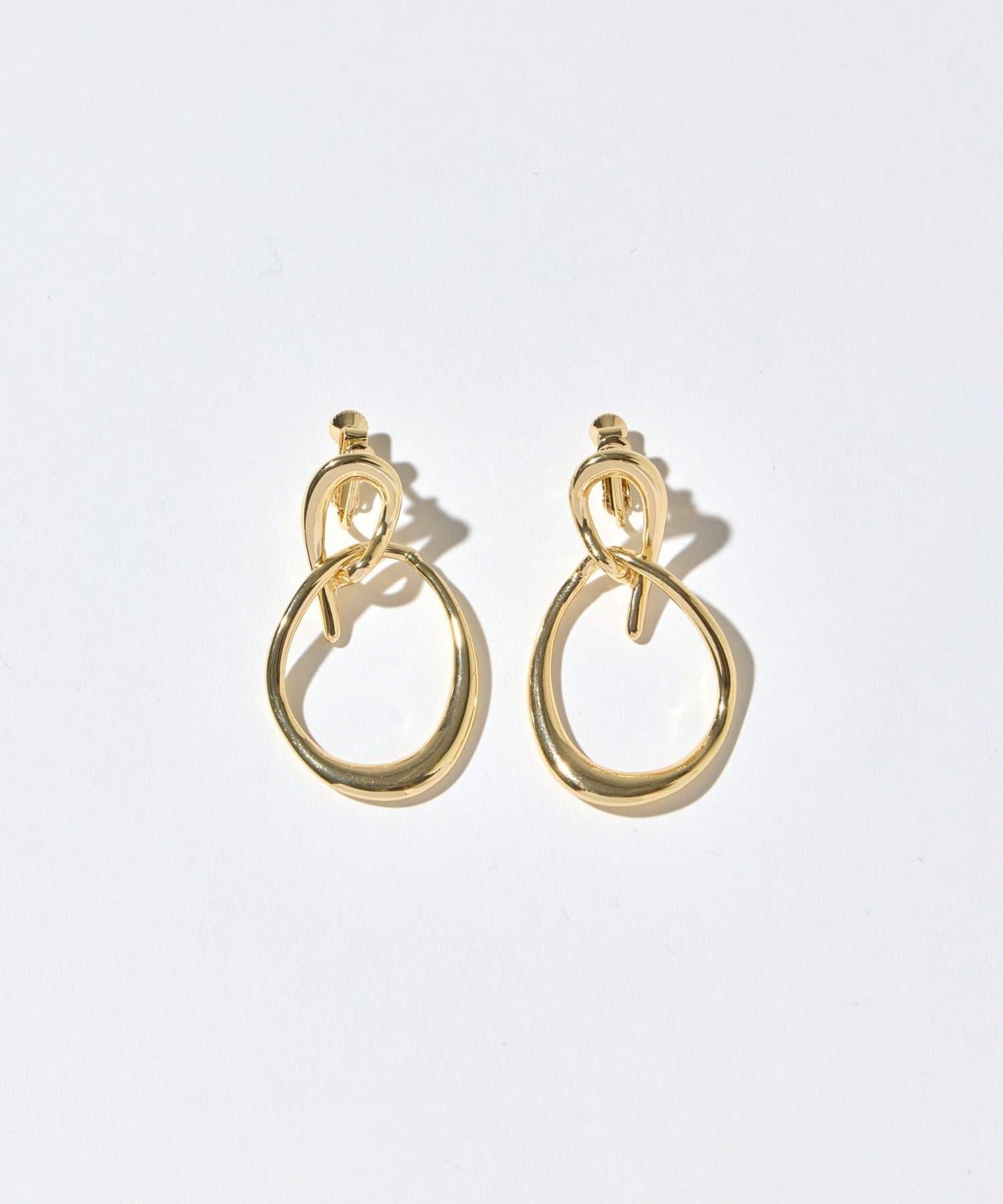 【GOLDY(高莉)】金屬扭曲圓環耳環