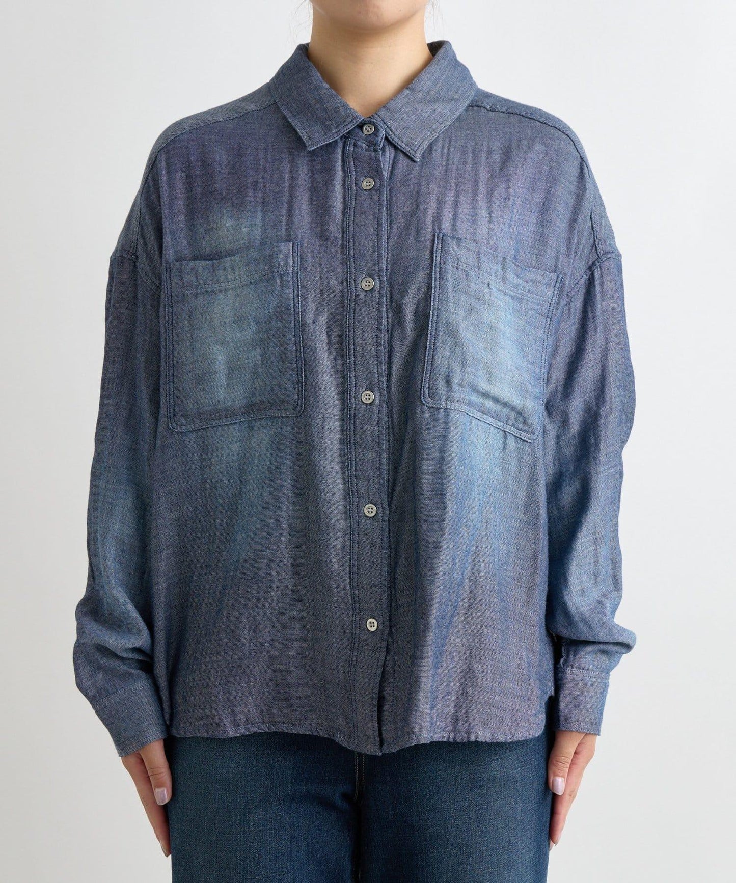 《純棉100%・適度透感》爆炸紗圓領牛仔襯衫