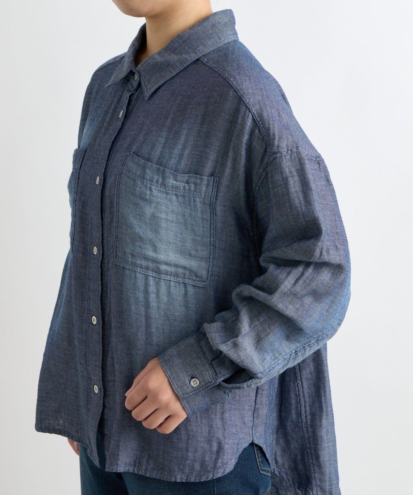 《純棉100%・適度透感》爆炸紗圓領牛仔襯衫