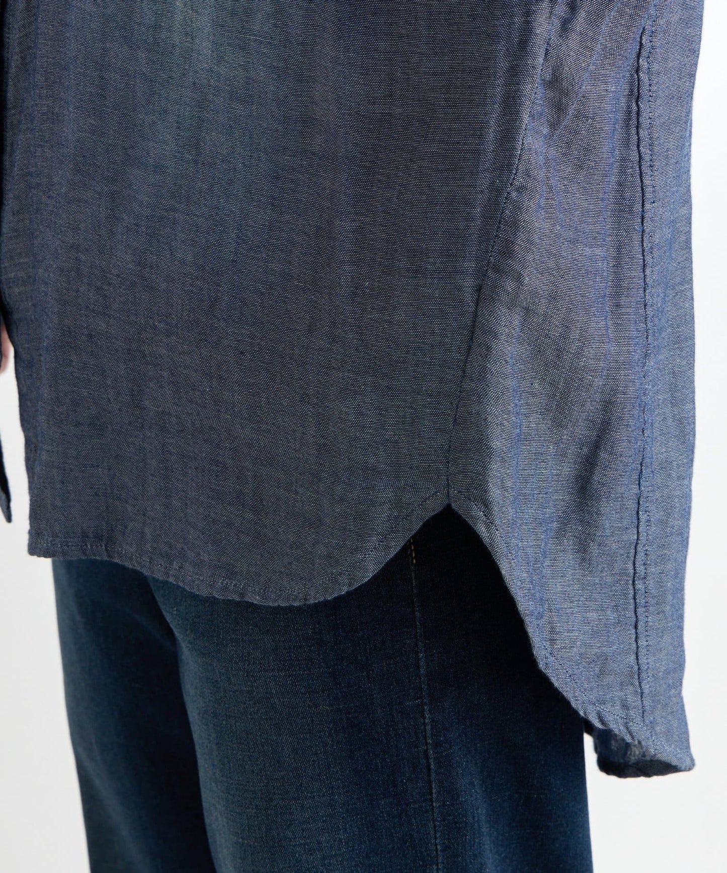 《純棉100%・適度透感》爆炸紗圓領牛仔襯衫