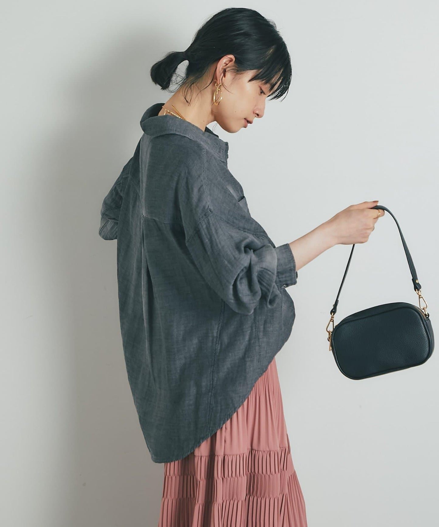 《純棉100%・適度透感》爆炸紗圓領牛仔襯衫