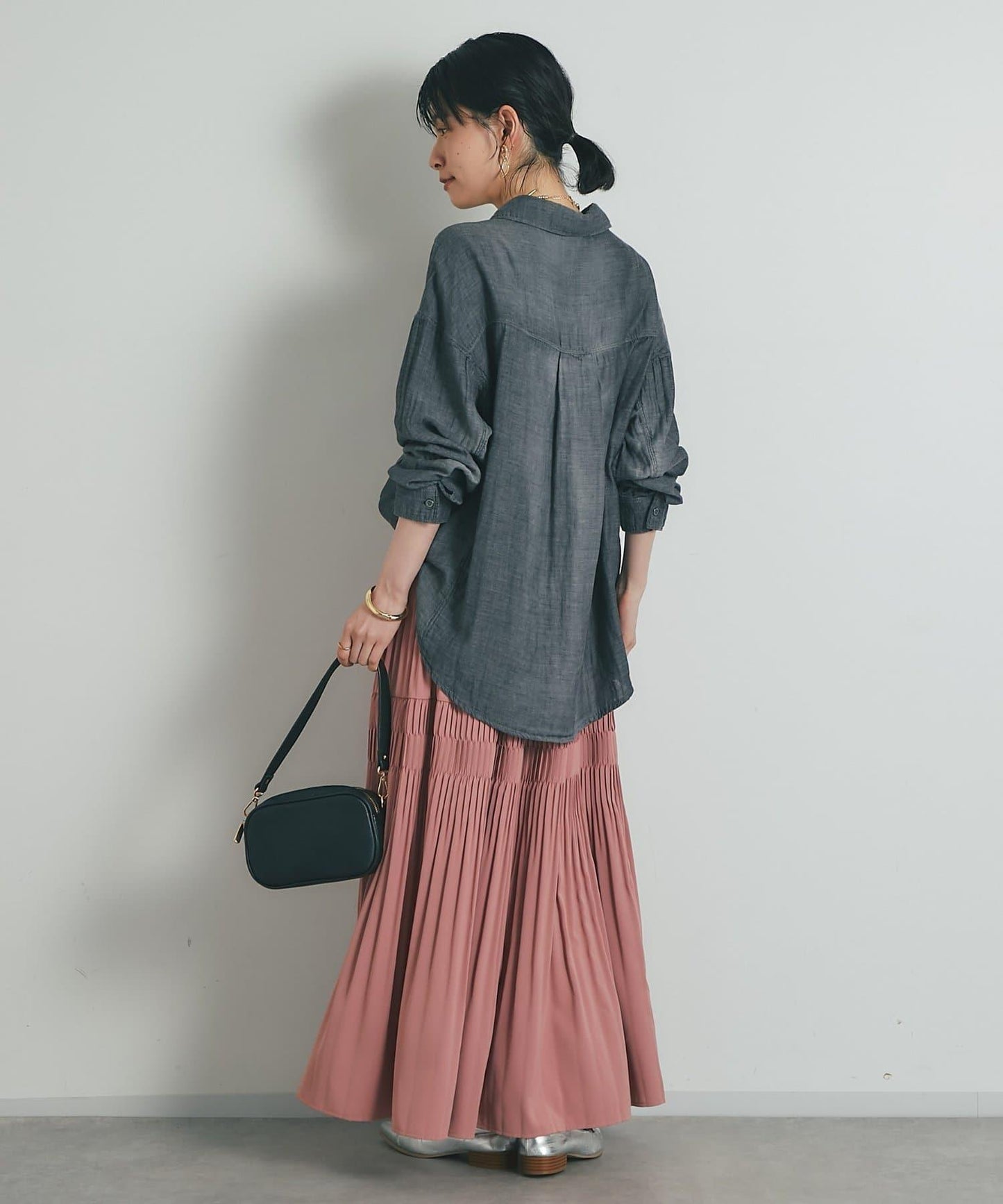 《純棉100%・適度透感》爆炸紗圓領牛仔襯衫