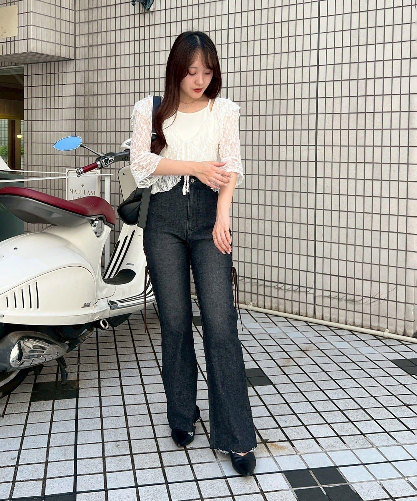 【可甜美穿搭的牛仔褲!】側邊繫帶喇叭褲