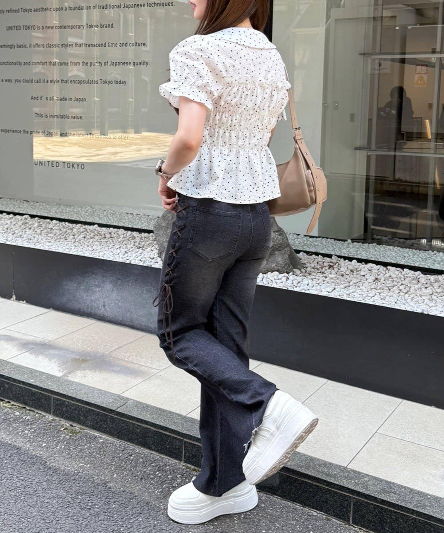 【可甜美穿搭的牛仔褲!】側邊繫帶喇叭褲