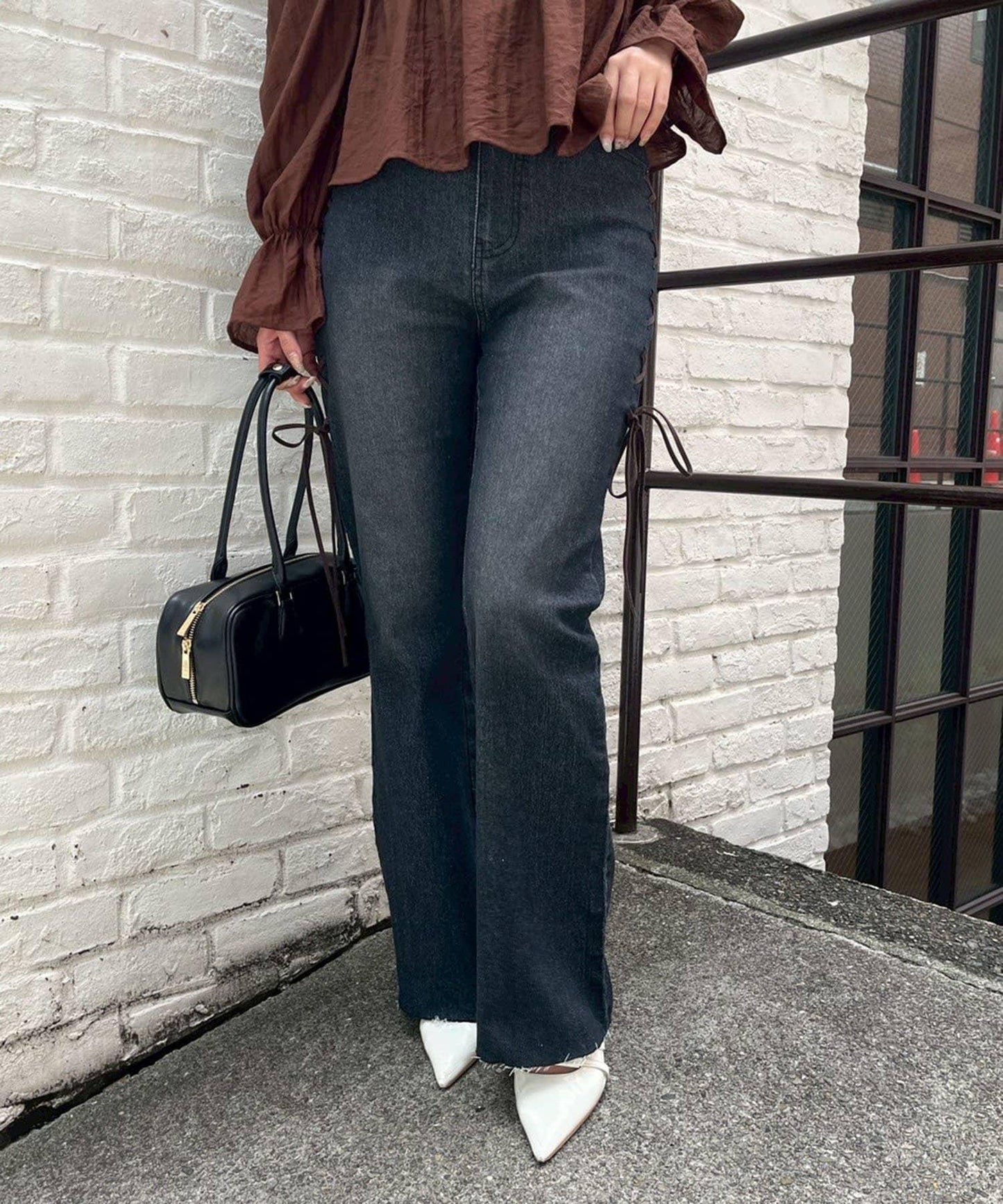 【可甜美穿搭的牛仔褲!】側邊繫帶喇叭褲