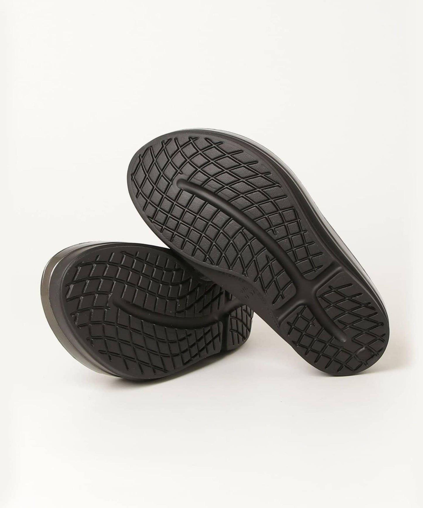 【OOFOS/ウーフォス】Oomega Luxe