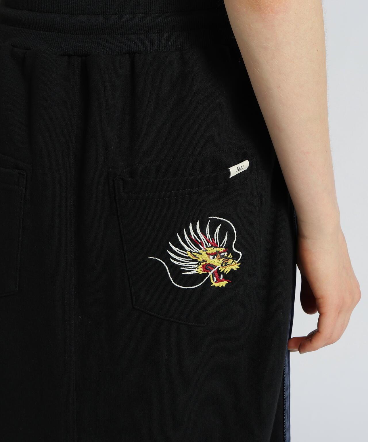 《SOUVENIR COLLECTION》女士緞面拼接棒球夾克半身裙