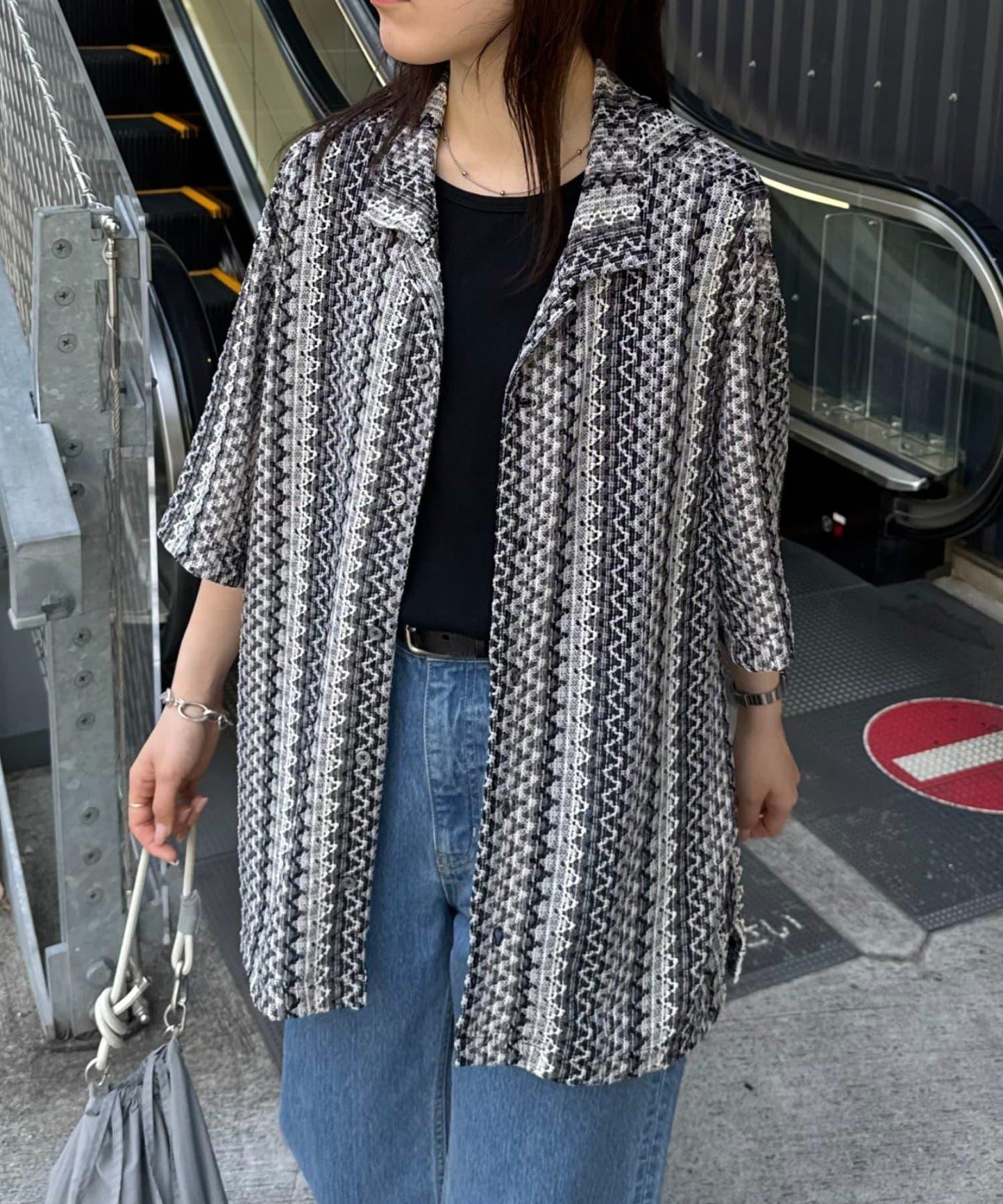 蕾絲透視條紋寬鬆襯衫