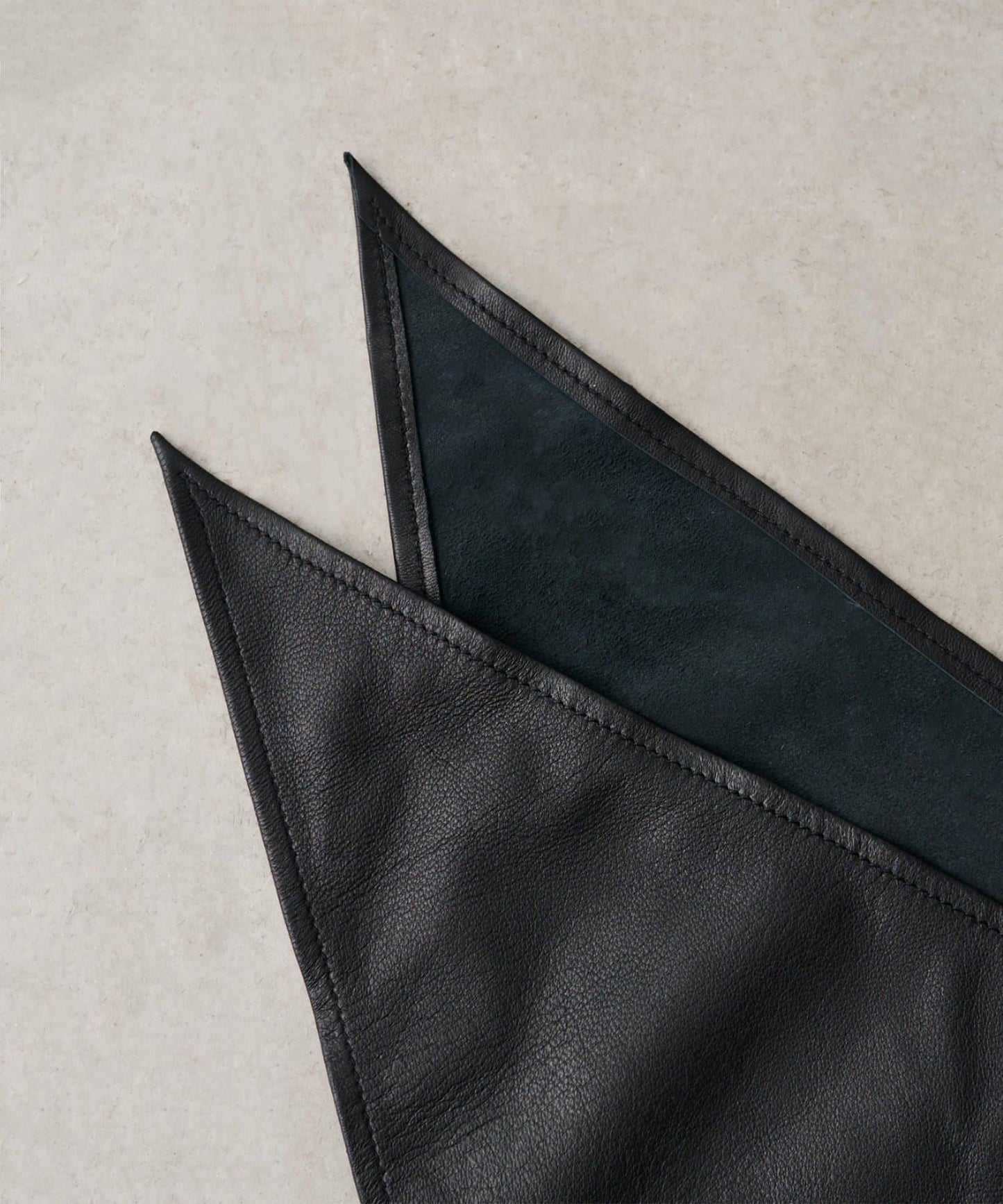 《15 quinze》皮質圍巾