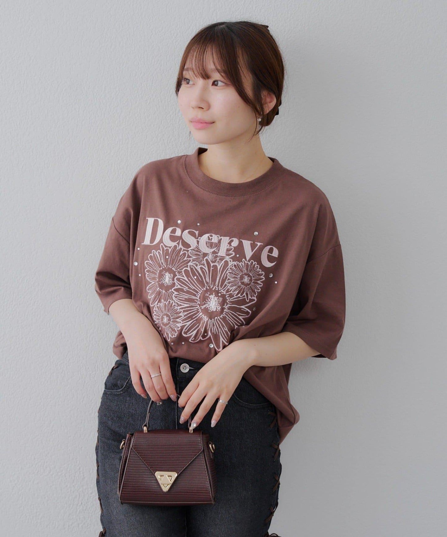 亮片花朵刺繡寬鬆T恤