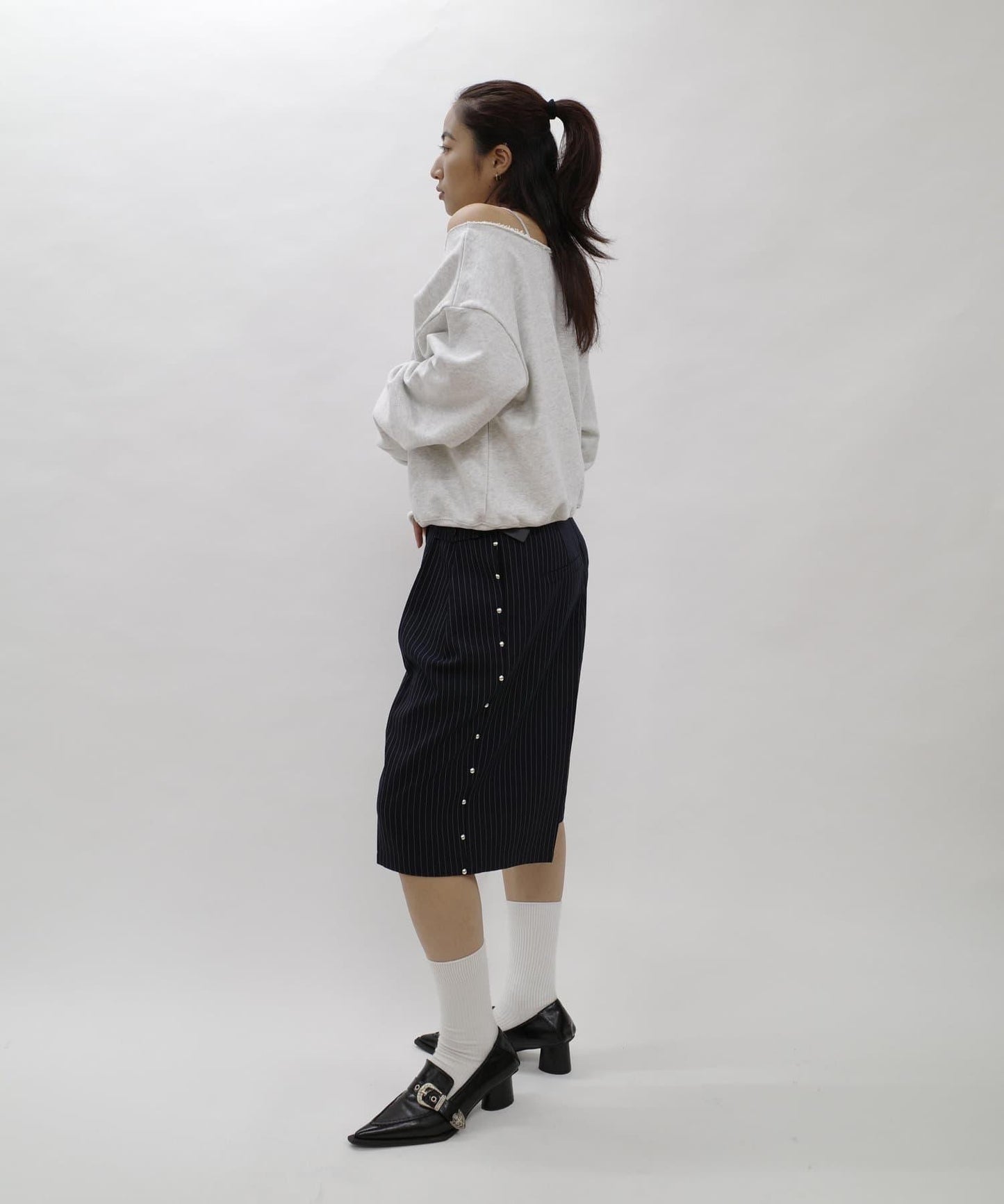 【WHO'S WHO gallery】鉚釘褶皺中長西裝褲