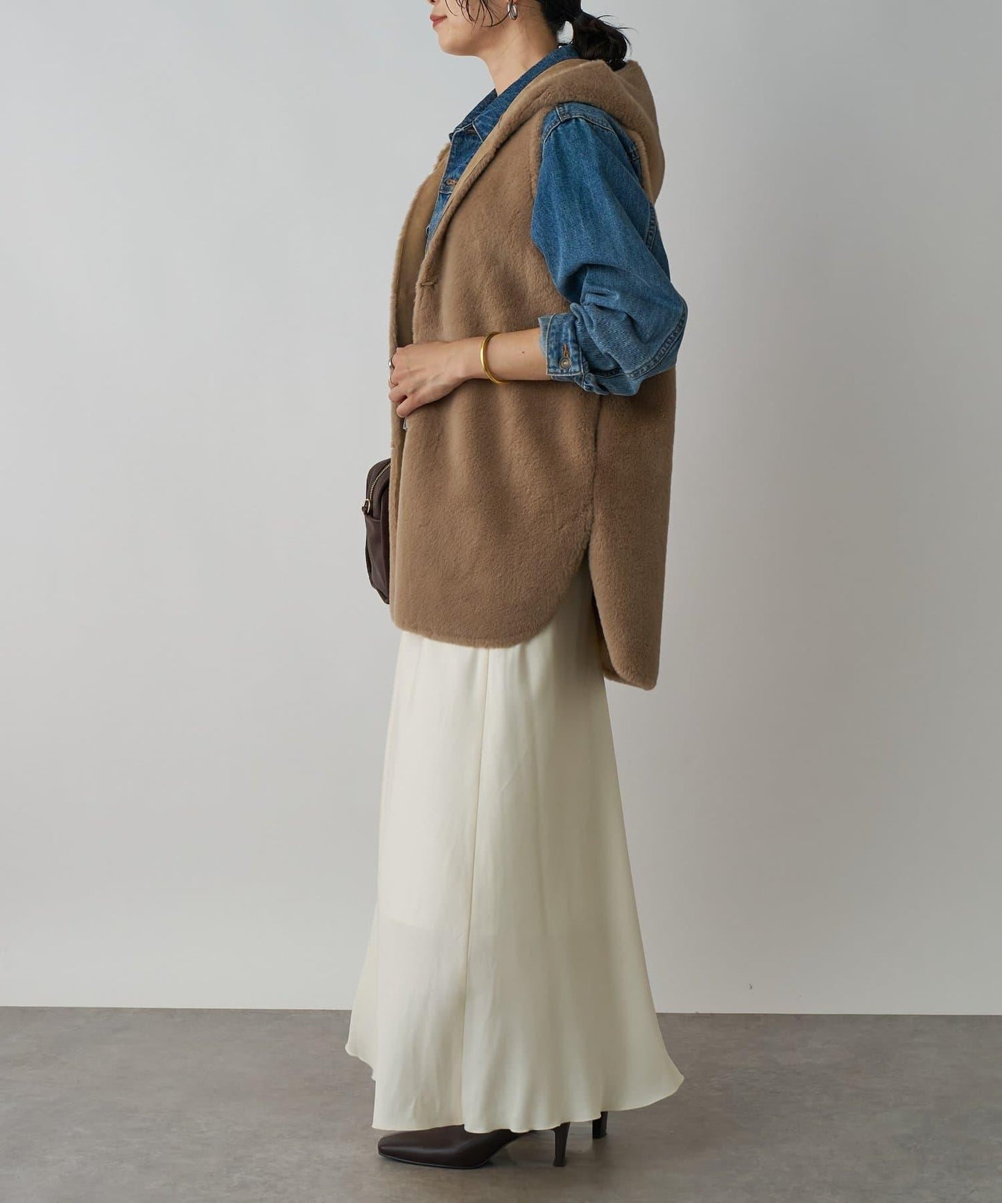 【提升季節氛圍】仿皮草連帽馬甲/預計9月下旬發貨